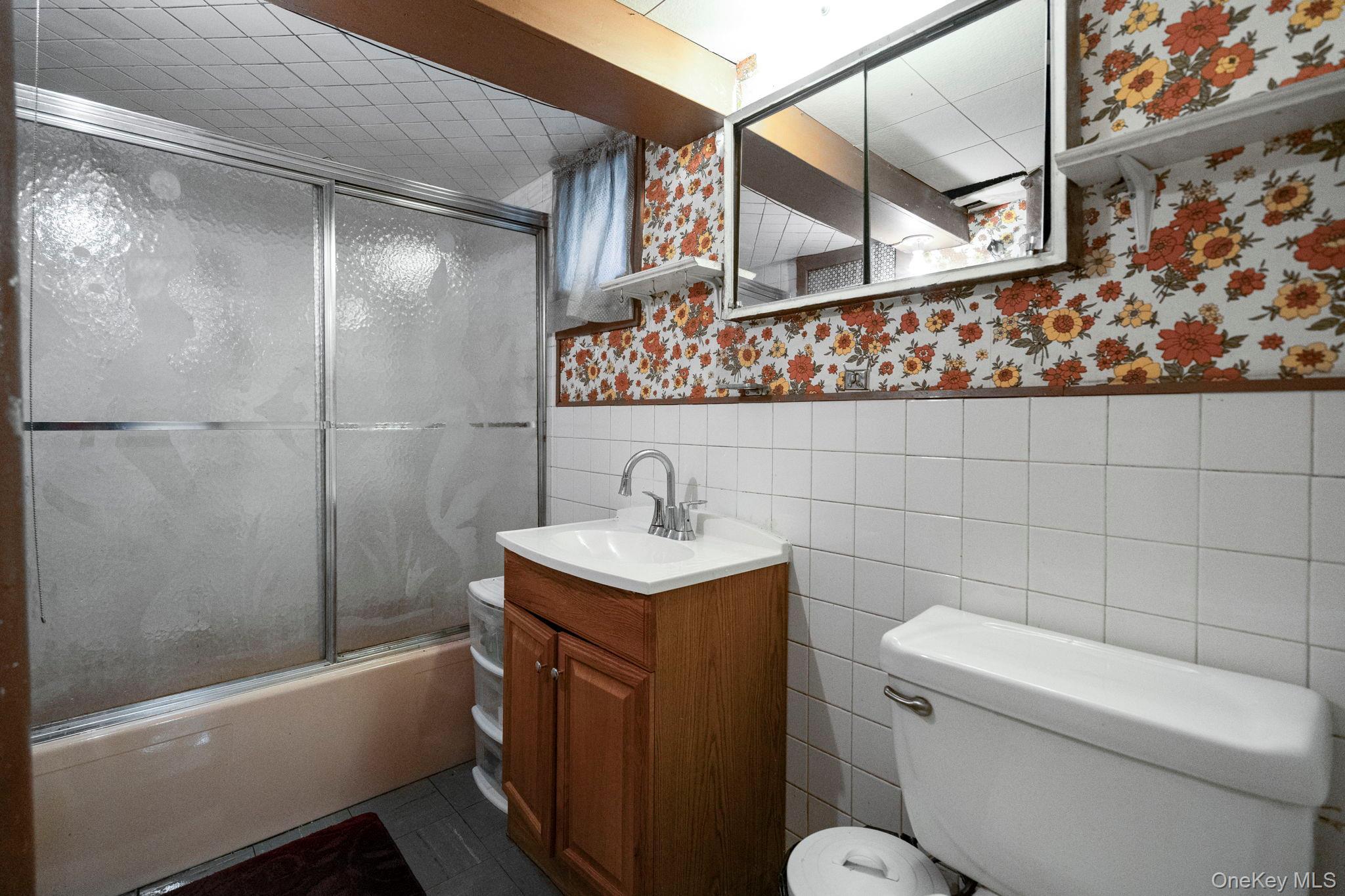 Single Family 88th  Queens, NY 11426, MLS-970124-34