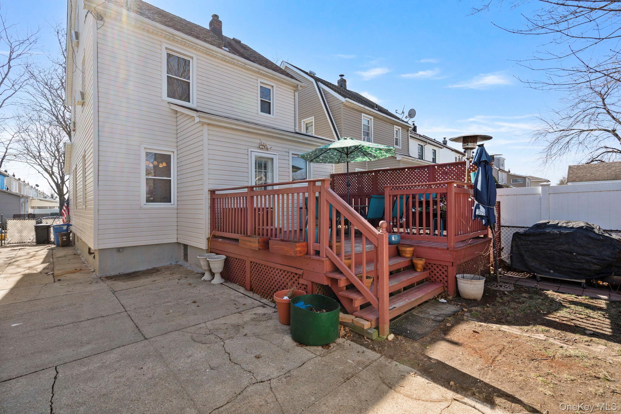 Single Family 88th  Queens, NY 11426, MLS-970124-36