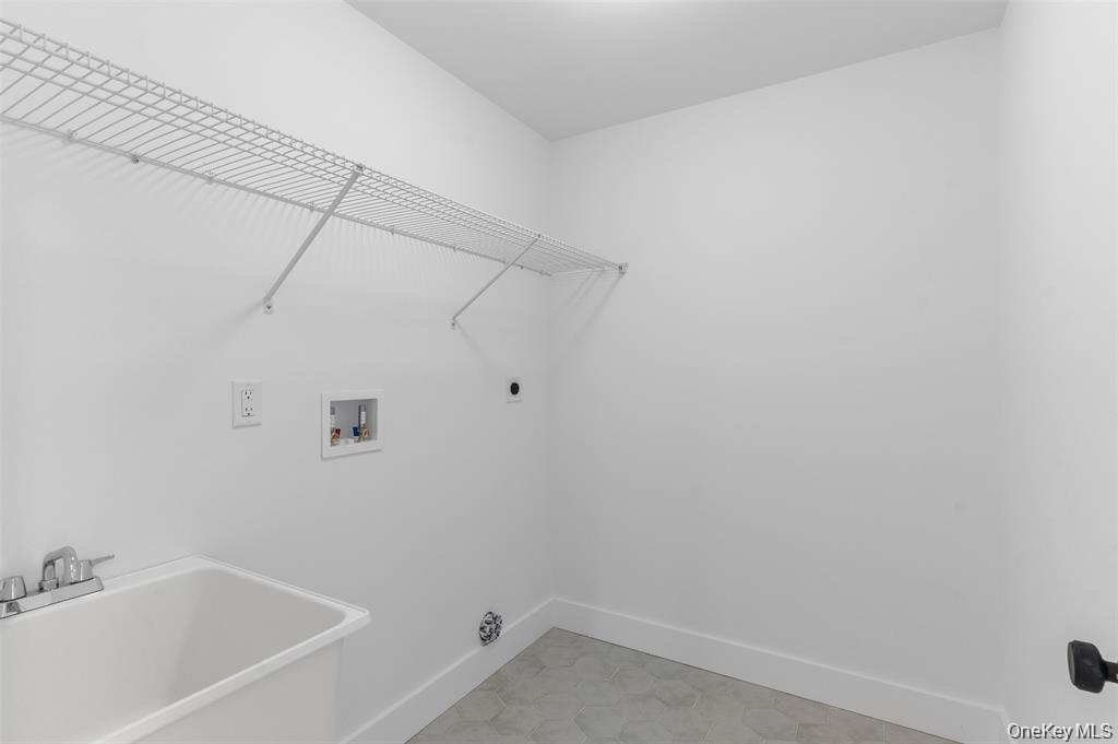 Single Family Kirbytown  Orange County, NY 10940, MLS-970130-32