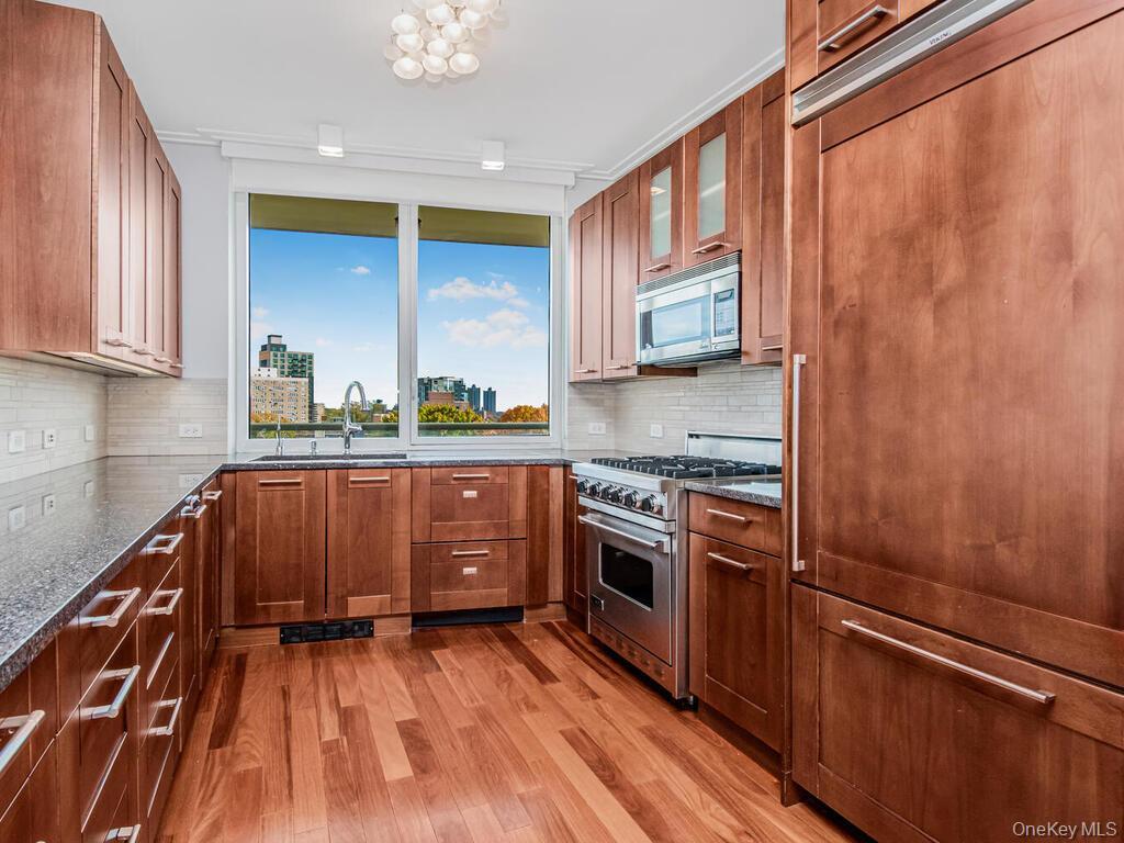 Condo 237th  Bronx, NY 10463, MLS-970137-11