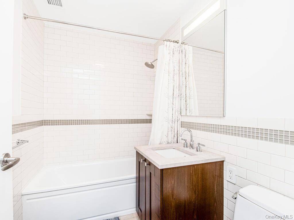 Condo 237th  Bronx, NY 10463, MLS-970137-20