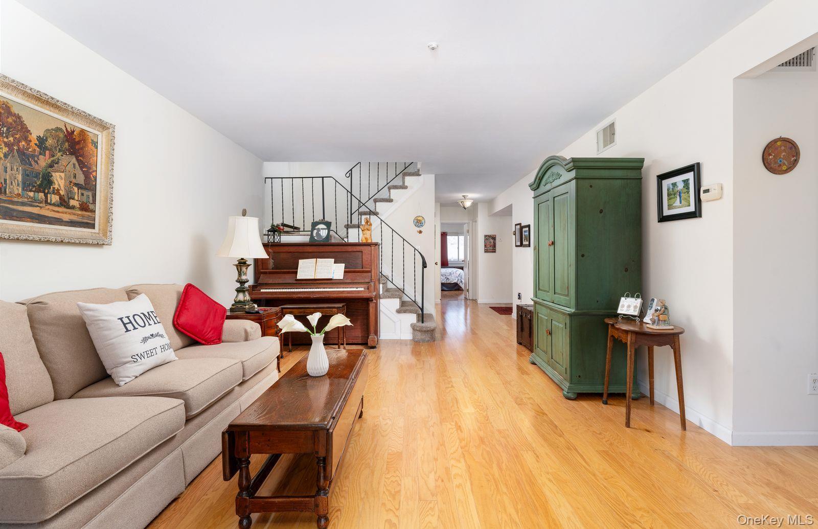 Condo Drew  Suffolk County, NY 11780, MLS-970144-26