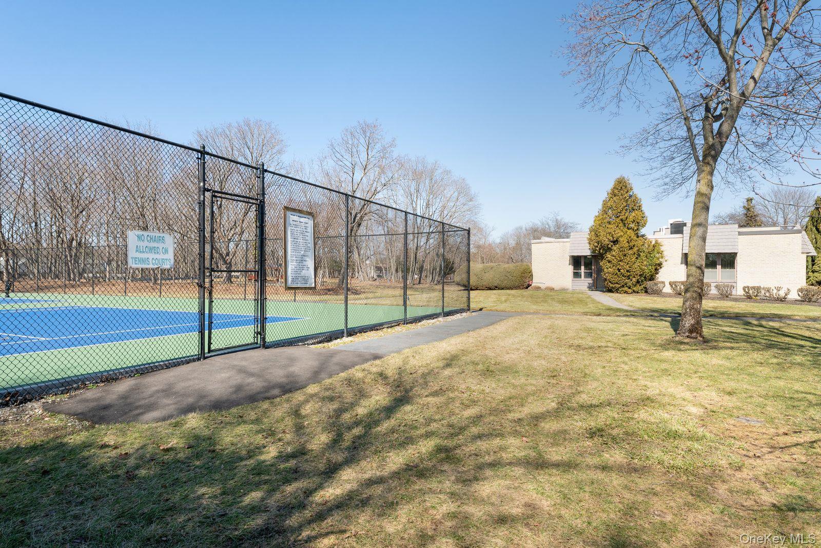 Condo Drew  Suffolk County, NY 11780, MLS-970144-29