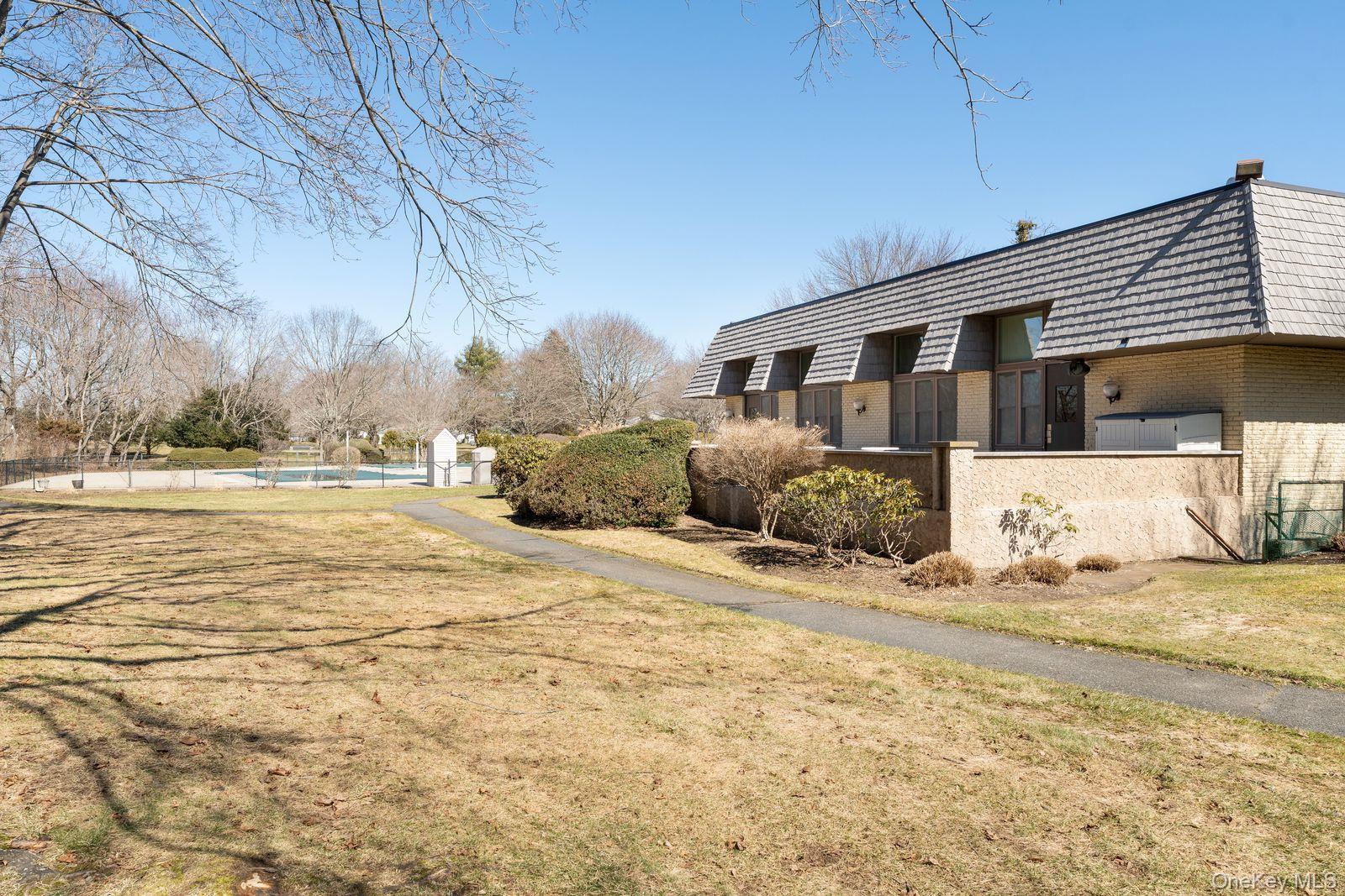 Condo Drew  Suffolk County, NY 11780, MLS-970144-32