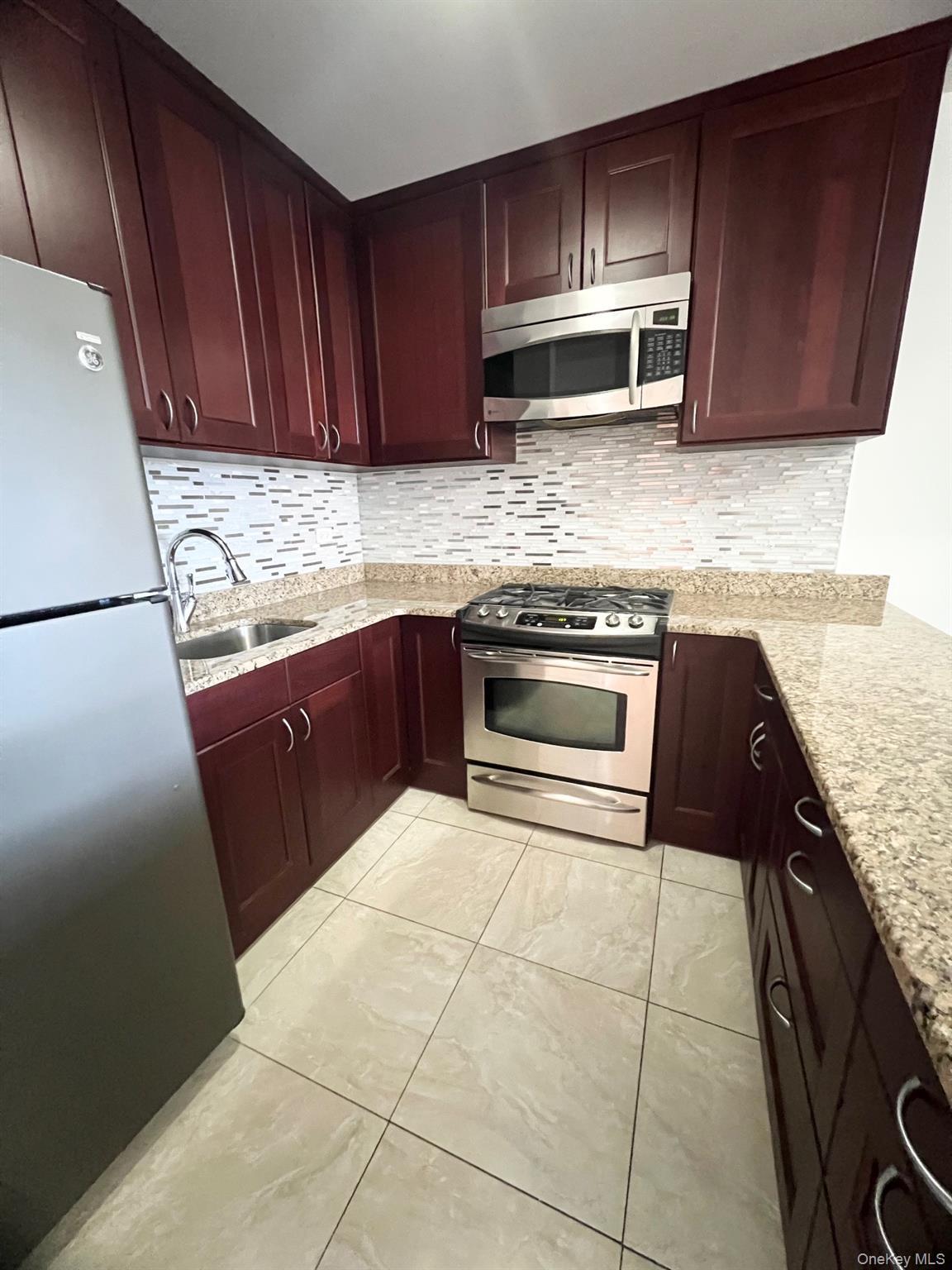 Condo Starr  Queens, NY 11385, MLS-970154-10