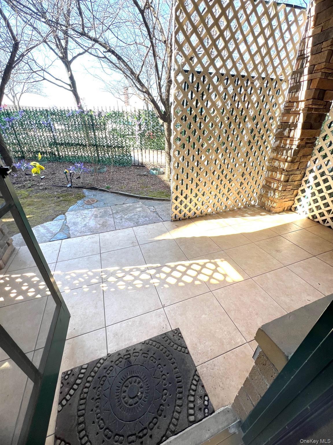 Condo Starr  Queens, NY 11385, MLS-970154-15