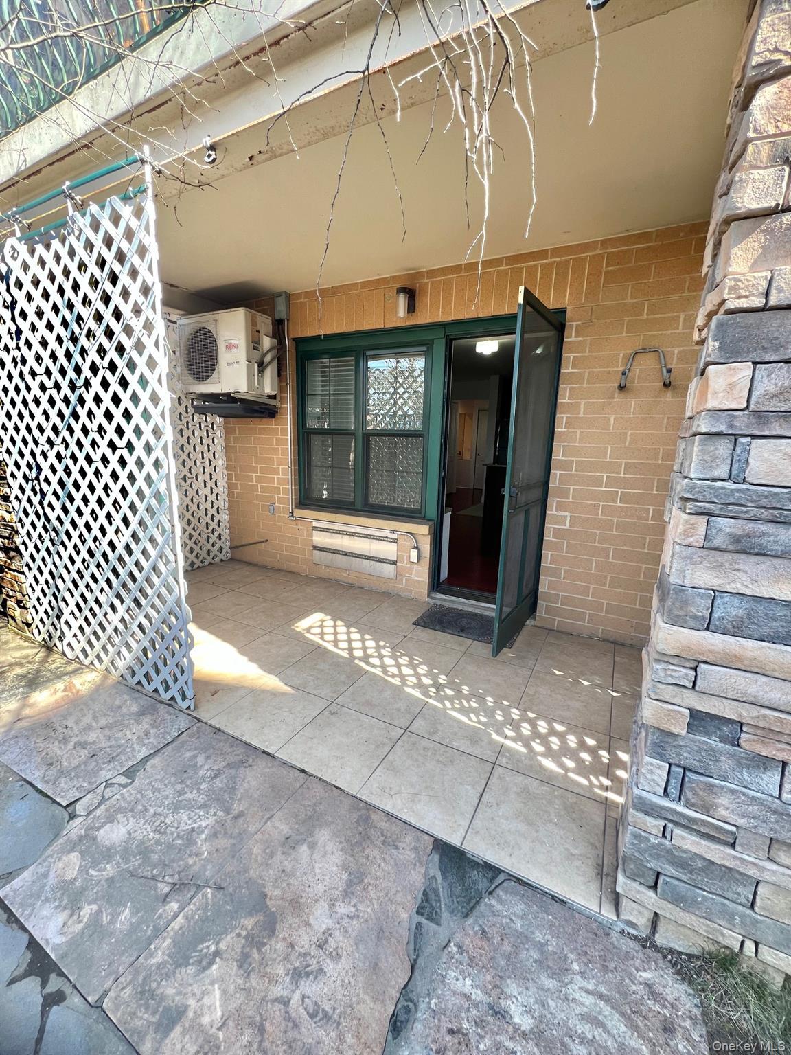 Condo Starr  Queens, NY 11385, MLS-970154-16