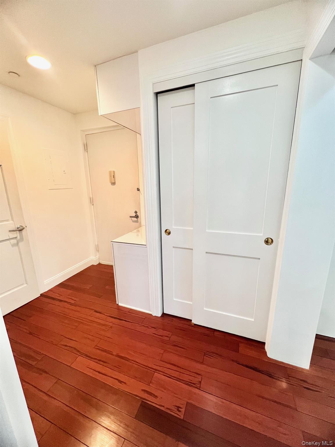 Condo Starr  Queens, NY 11385, MLS-970154-5