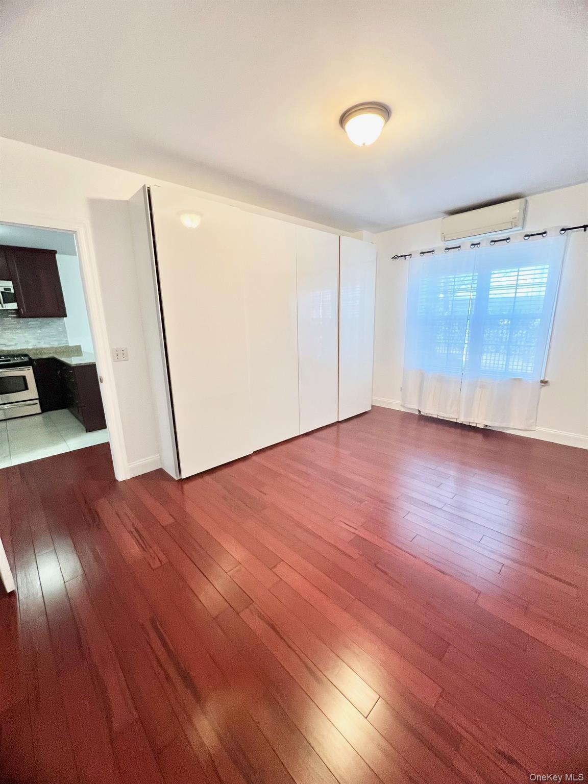 Condo Starr  Queens, NY 11385, MLS-970154-7