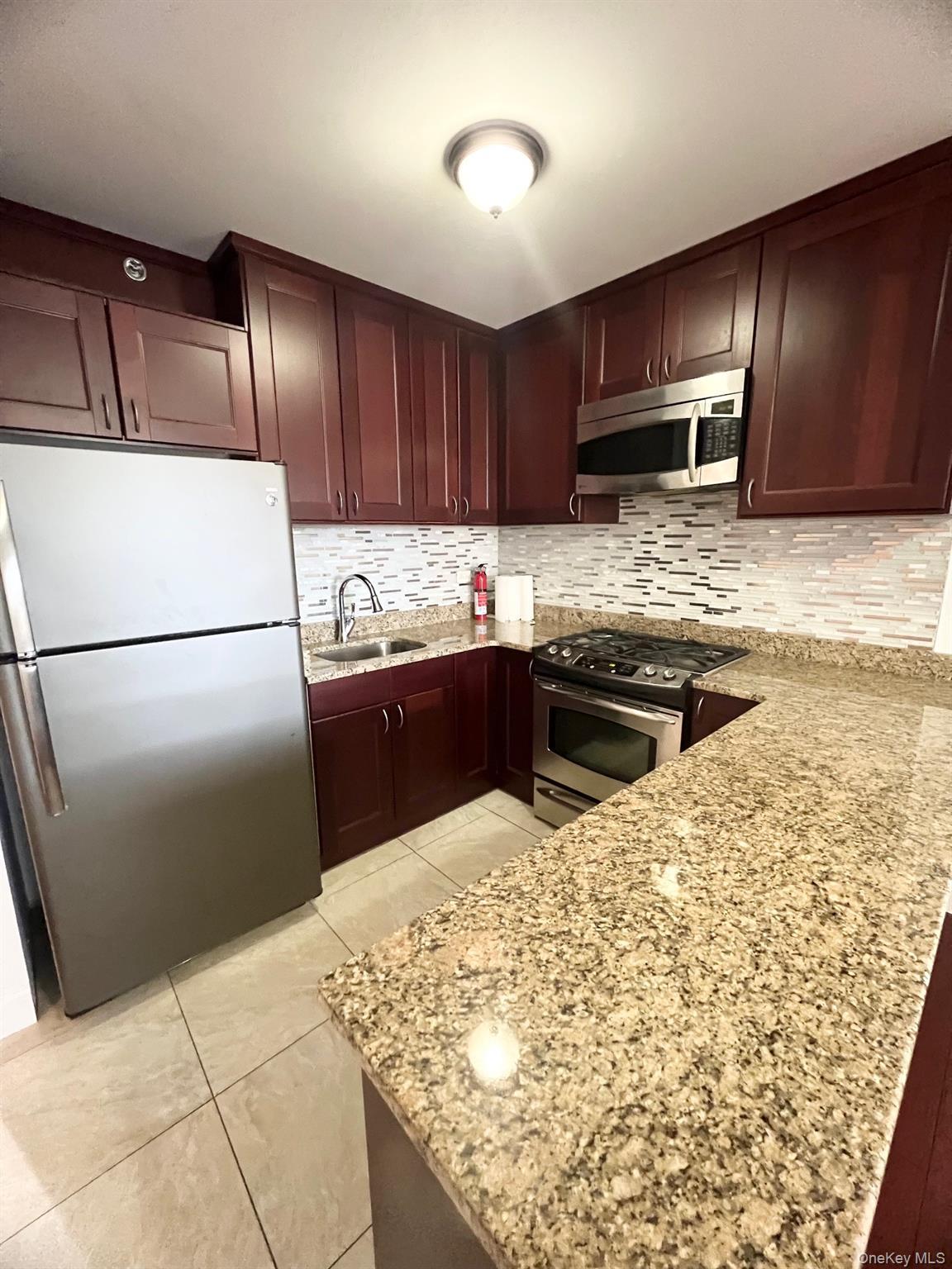 Condo Starr  Queens, NY 11385, MLS-970154-8