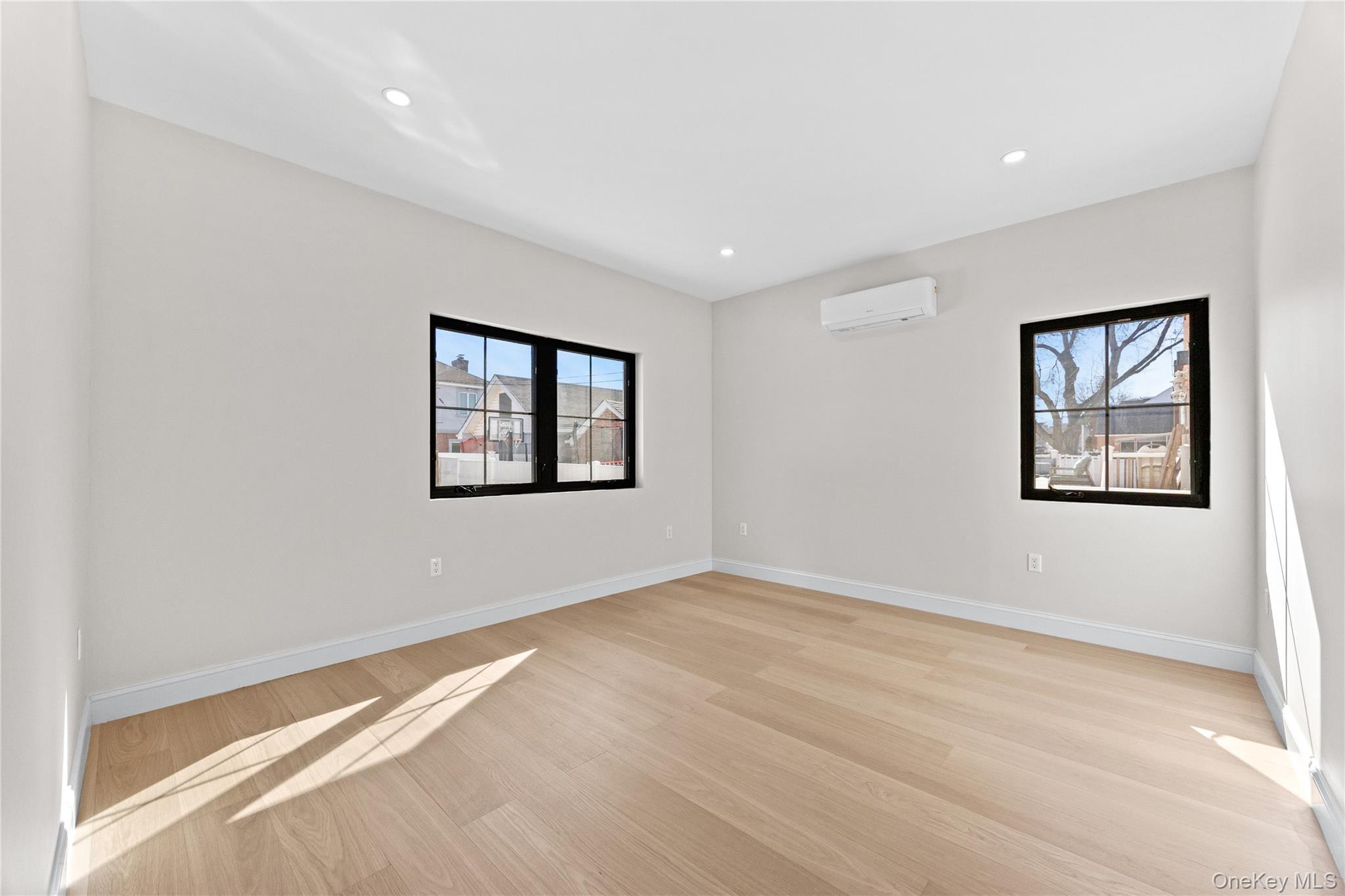 Single Family 175th  Queens, NY 11366, MLS-970183-17