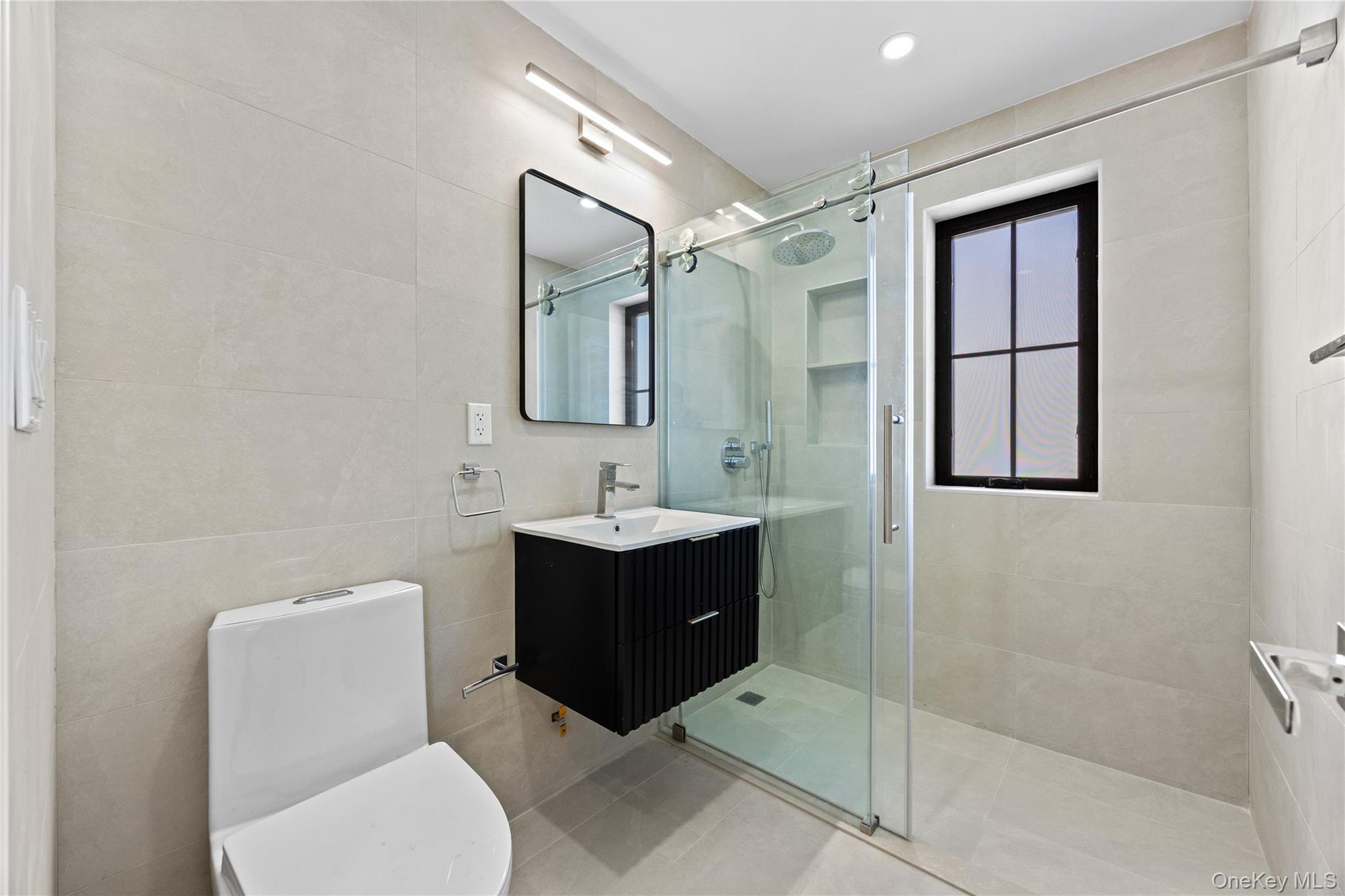 Single Family 175th  Queens, NY 11366, MLS-970183-24