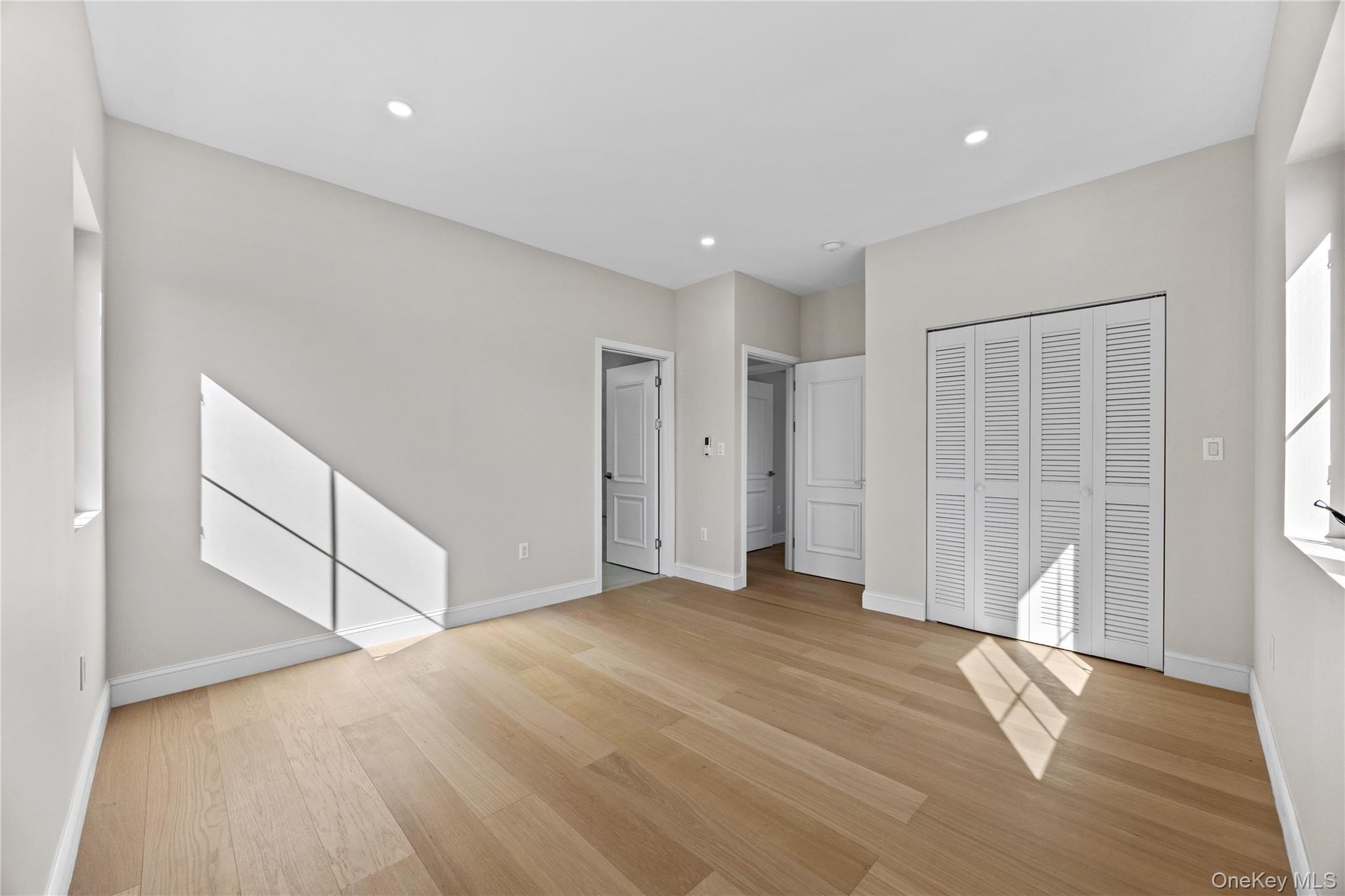 Single Family 175th  Queens, NY 11366, MLS-970183-27