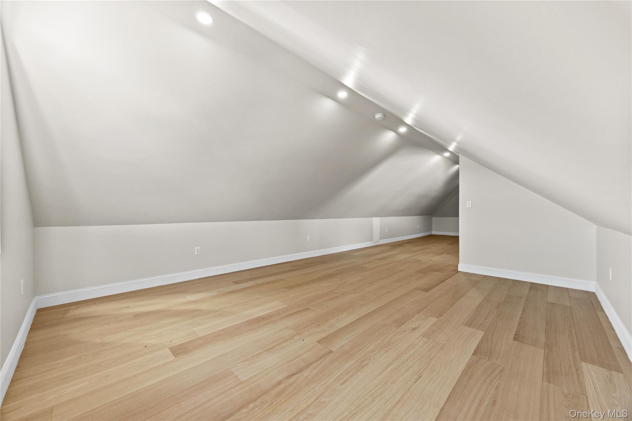 Single Family 175th  Queens, NY 11366, MLS-970183-32