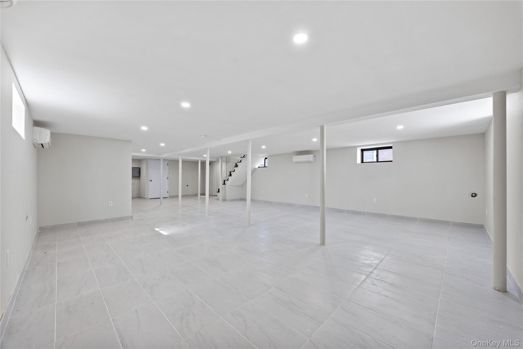 Single Family 175th  Queens, NY 11366, MLS-970183-34