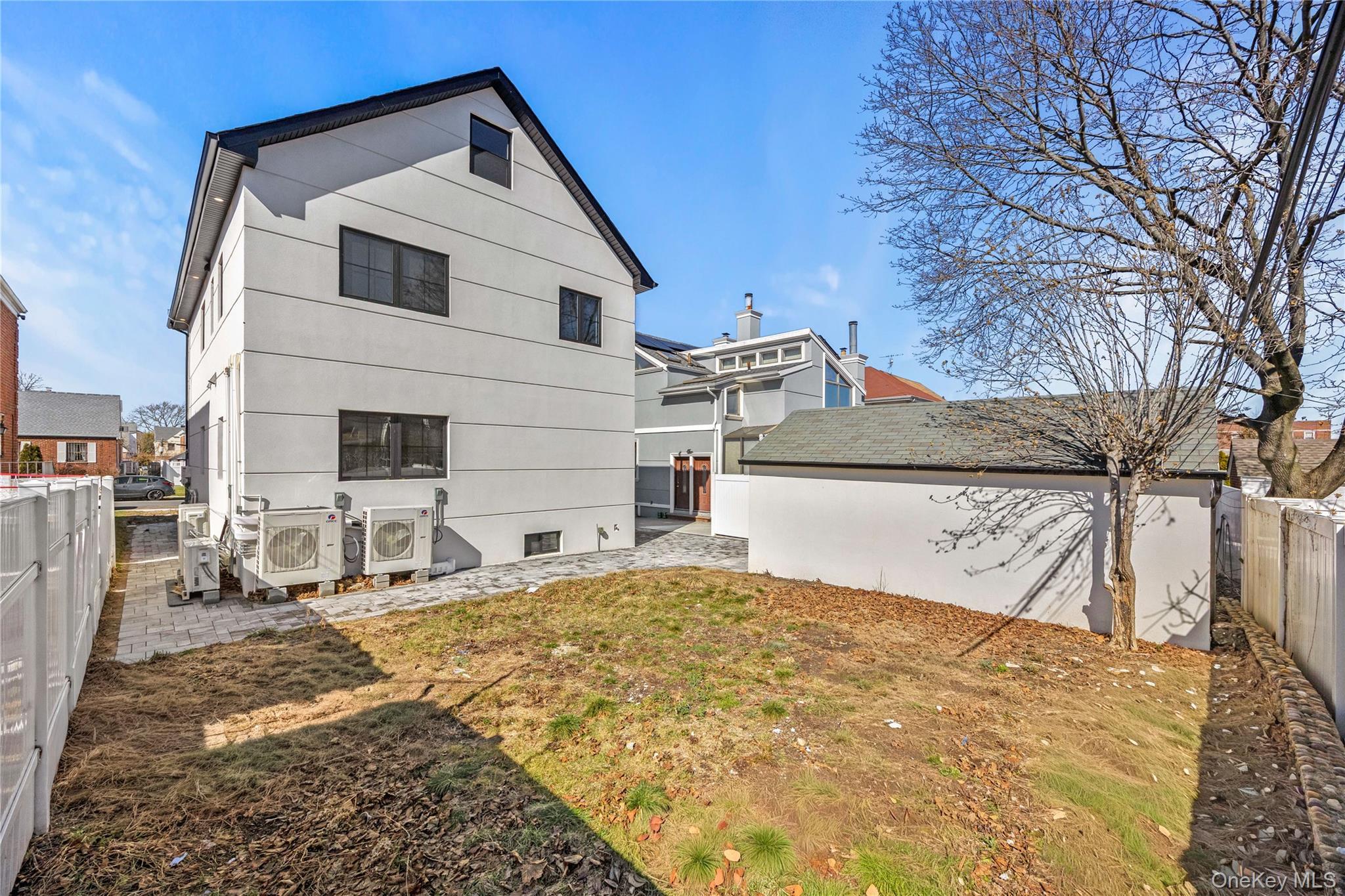 Single Family 175th  Queens, NY 11366, MLS-970183-39