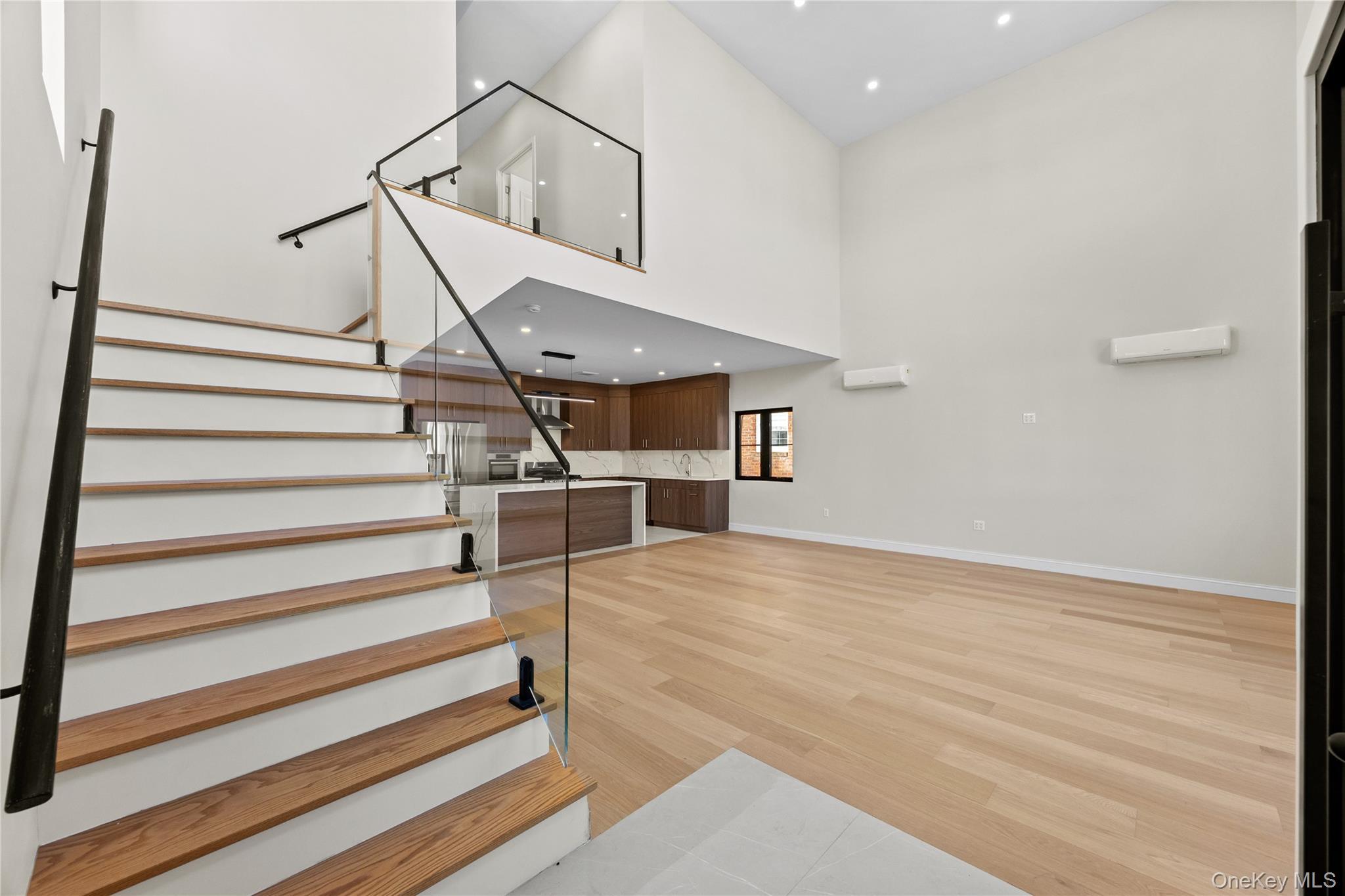 Single Family 175th  Queens, NY 11366, MLS-970183-5