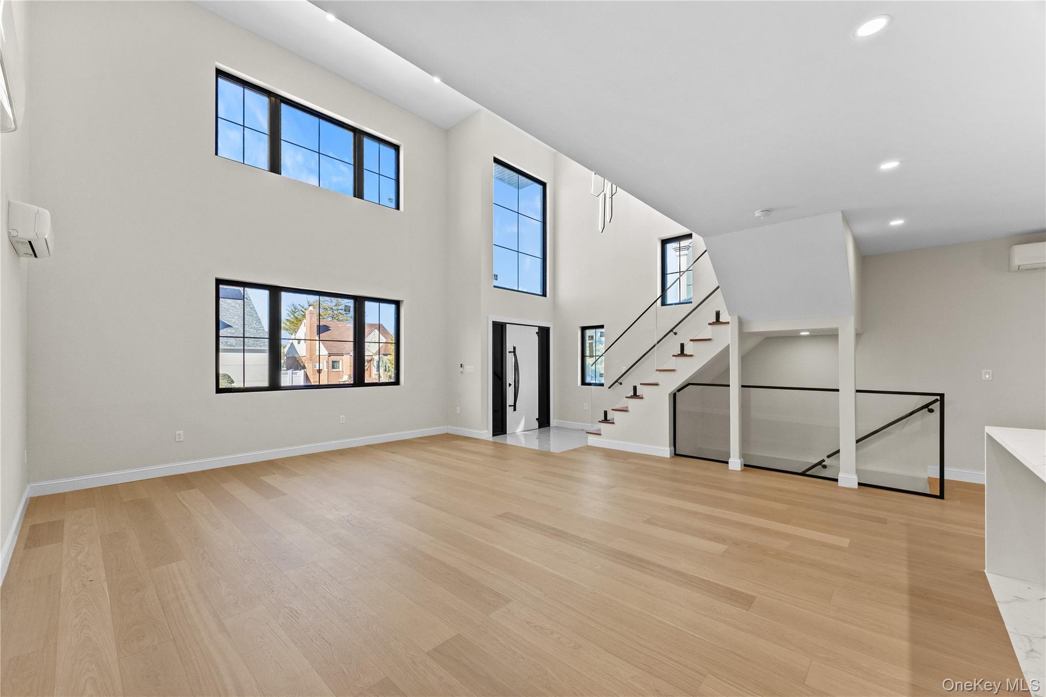 Single Family 175th  Queens, NY 11366, MLS-970183-7