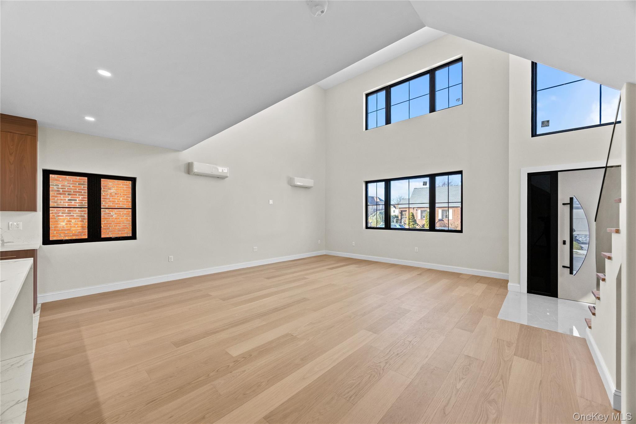 Single Family 175th  Queens, NY 11366, MLS-970183-8