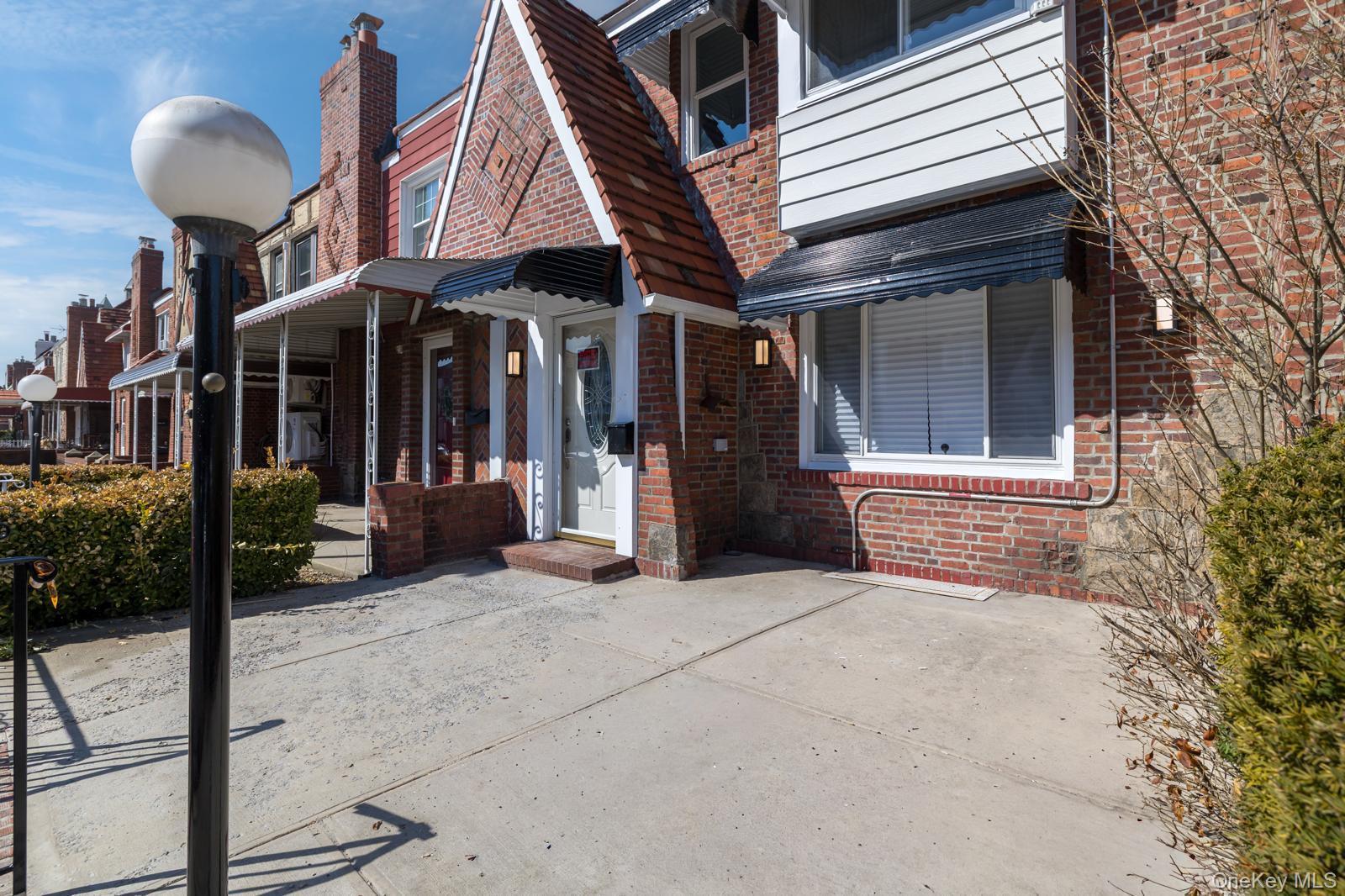 Single Family 225th Queens, NY 11413, MLS-970207-17