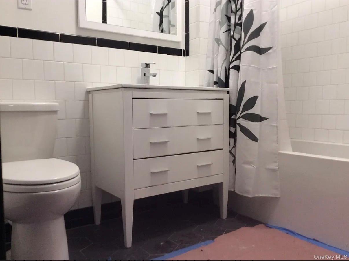 Single Family 188th  Manhattan, NY 10040, MLS-970226-3