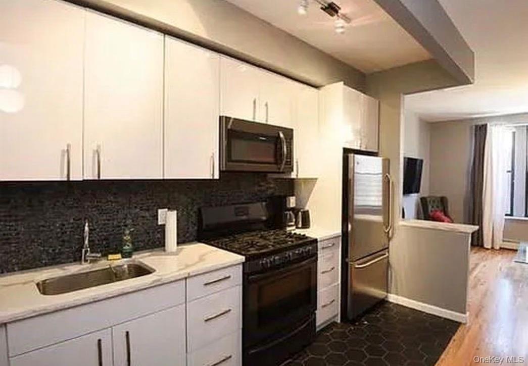 Single Family 188th  Manhattan, NY 10040, MLS-970226-5