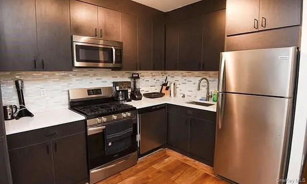 Single Family 188th  Manhattan, NY 10040, MLS-970226-6