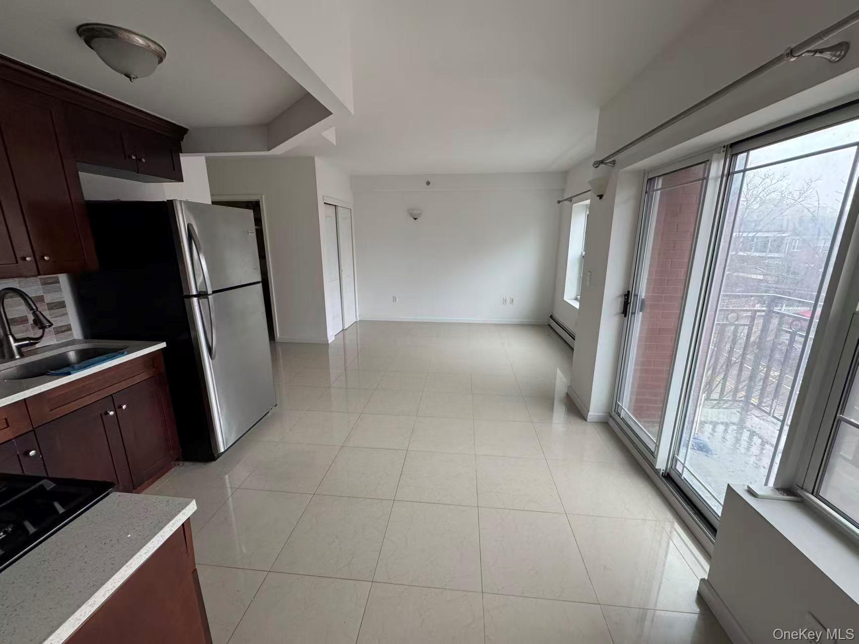 Condo Parsons  Queens, NY 11365, MLS-970239-2