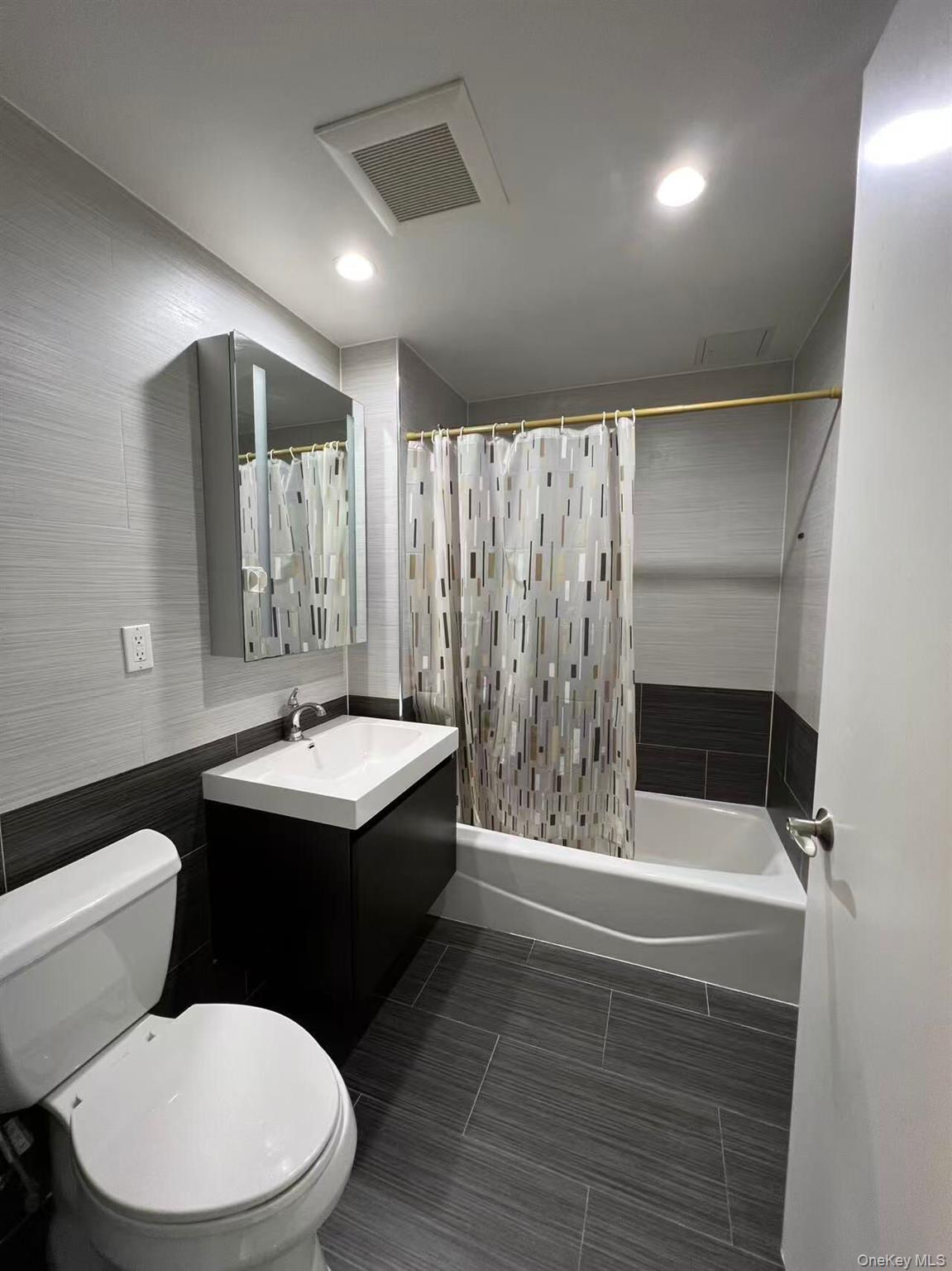 Condo 37th  Queens, NY 11354, MLS-970298-9