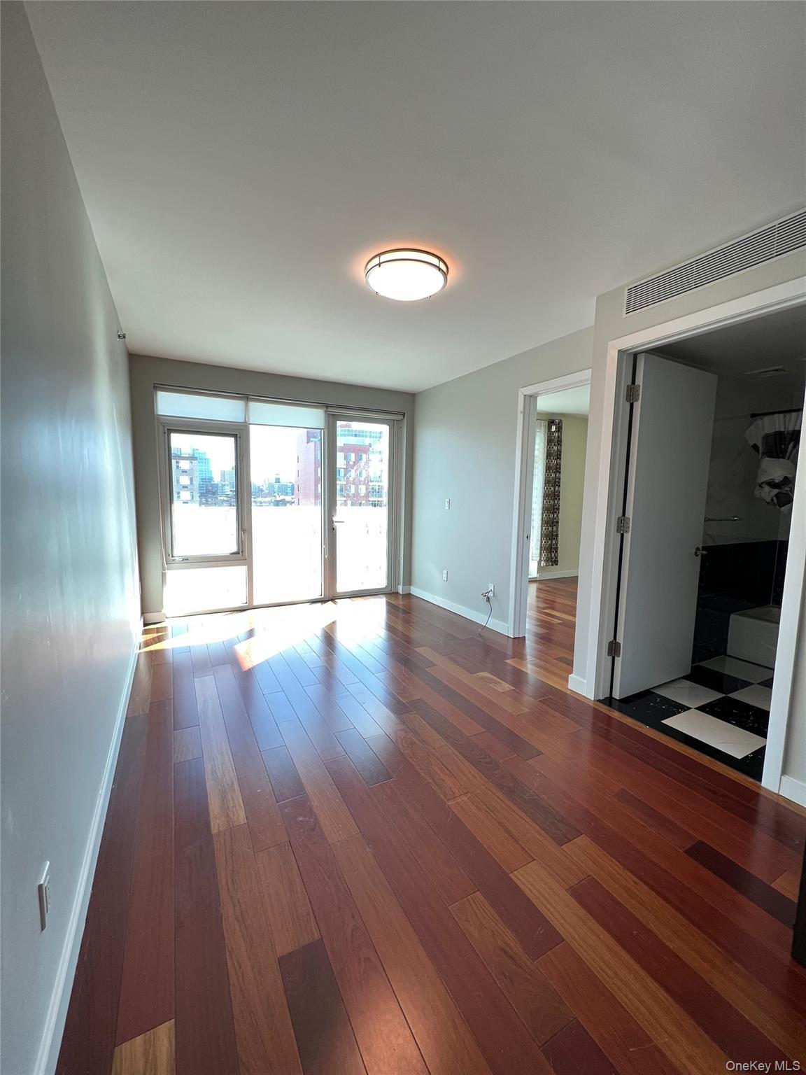 Condo 37th Queens, NY 11354, MLS-970309-4