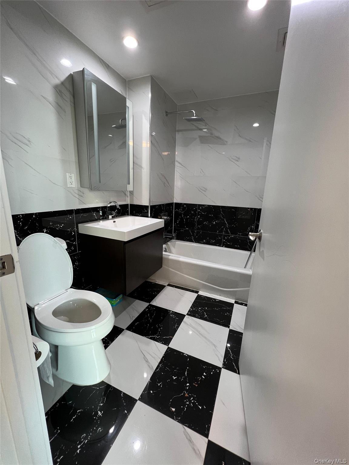 Condo 37th Queens, NY 11354, MLS-970309-7