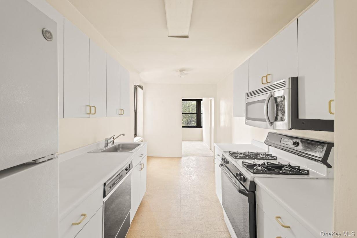 Coop Corporal Kennedy  Queens, NY 11360, MLS-970313-7