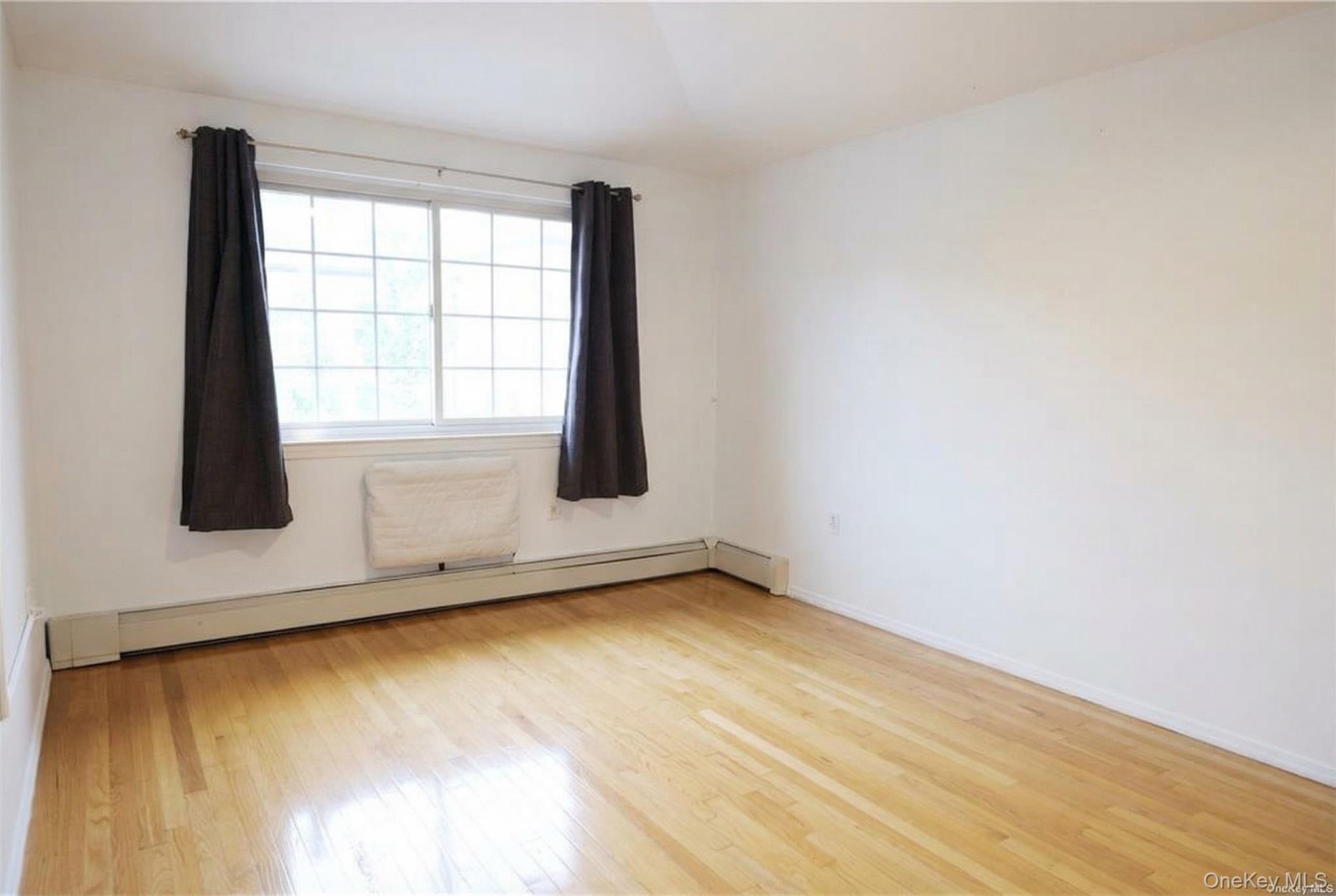 Single Family Country Pointe  Queens, NY 11427, MLS-970339-7