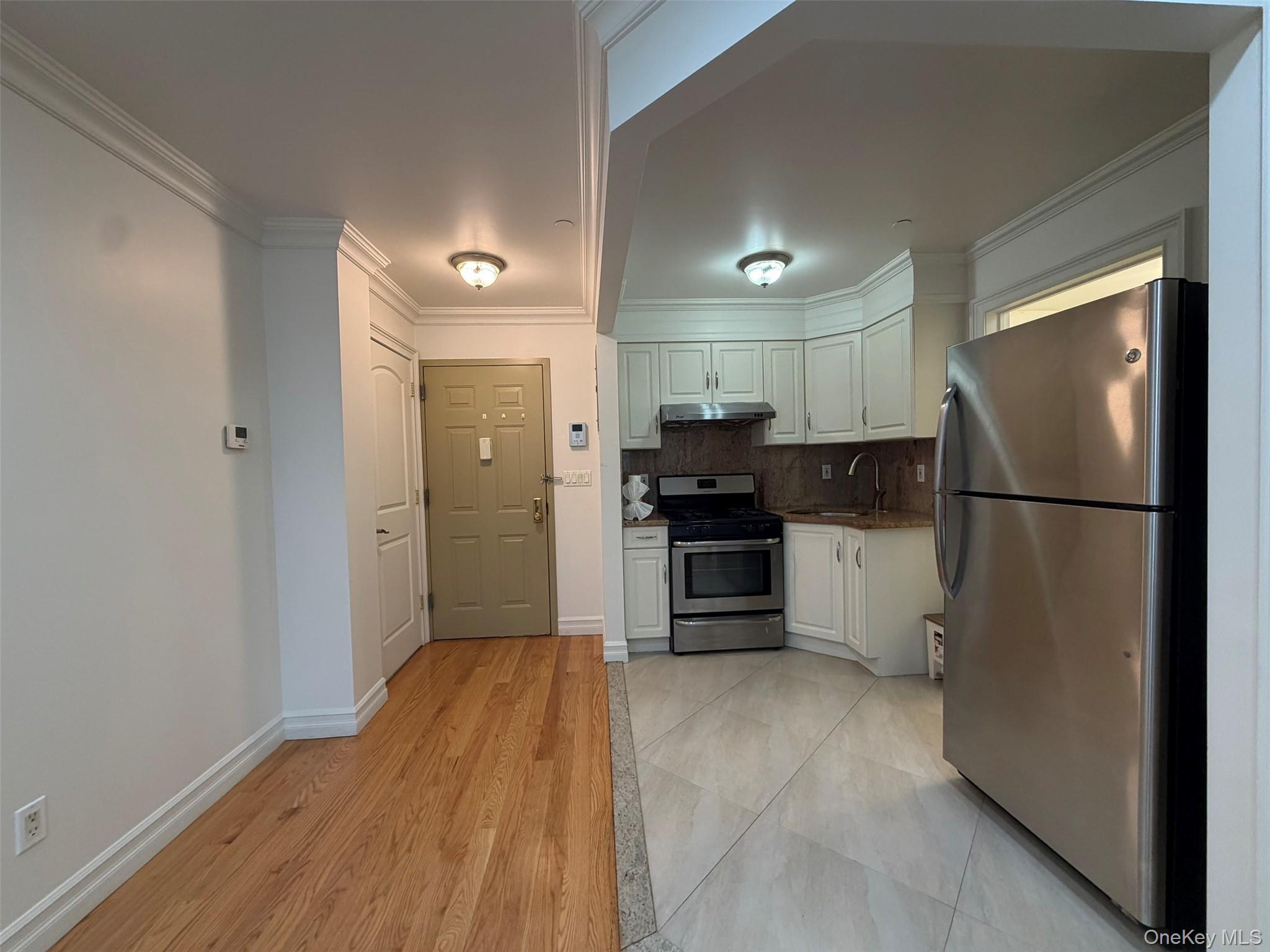 Condo 68th  Queens, NY 11377, MLS-970350-3