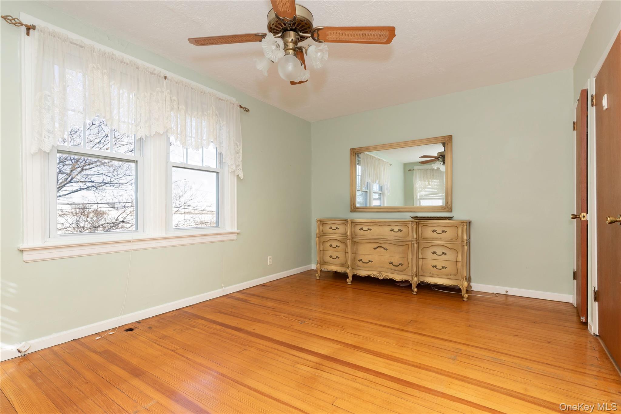 Single Family Marine Bronx, NY 10464, MLS-970360-20