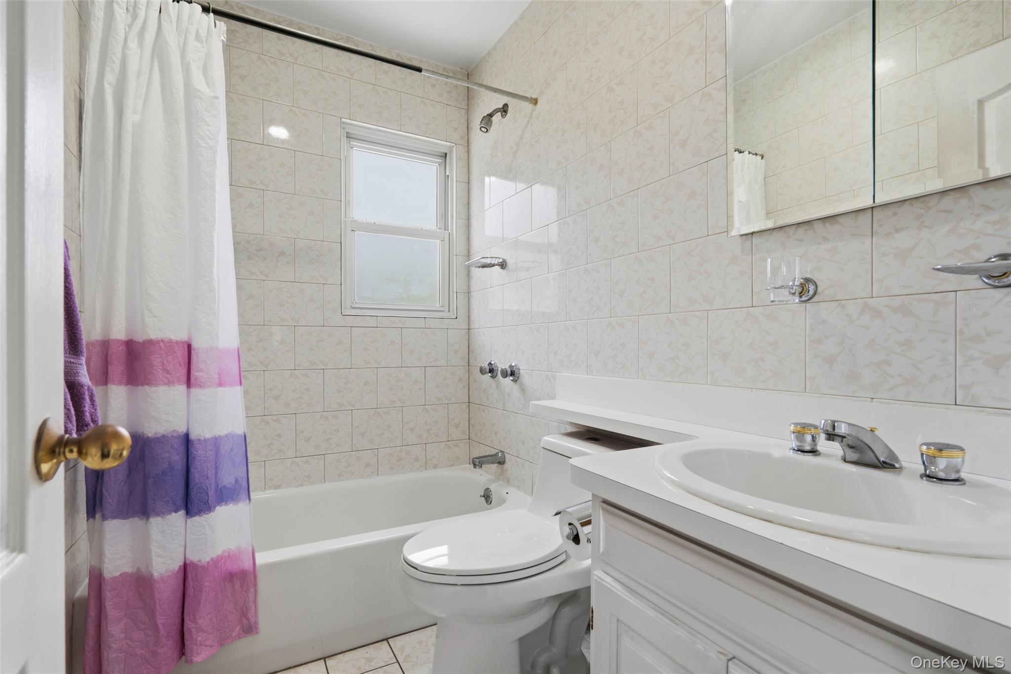 Single Family Hollywood Avenue Bronx, NY 10461, MLS-970366-16