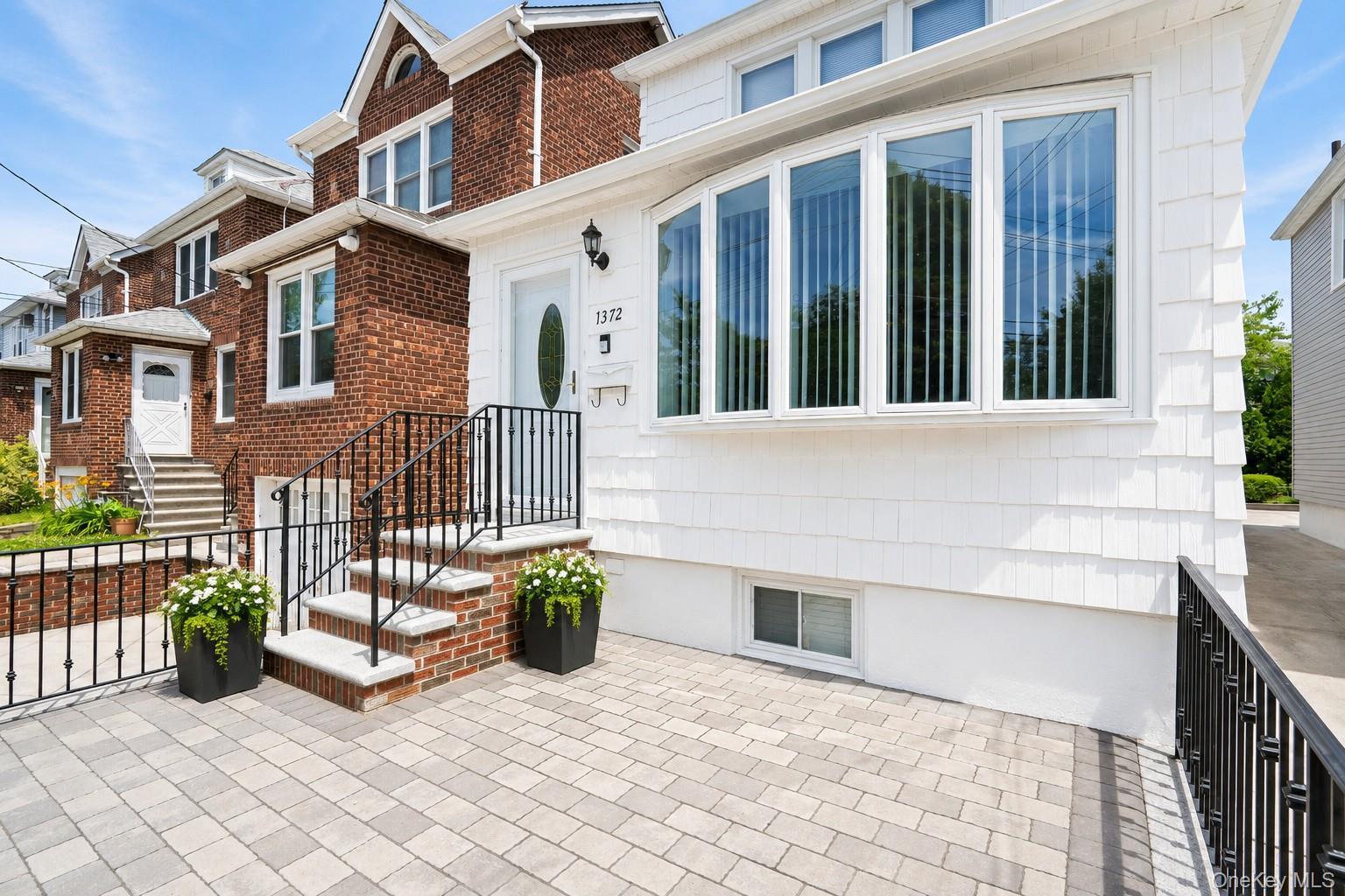 Single Family Hollywood Avenue Bronx, NY 10461, MLS-970366-2