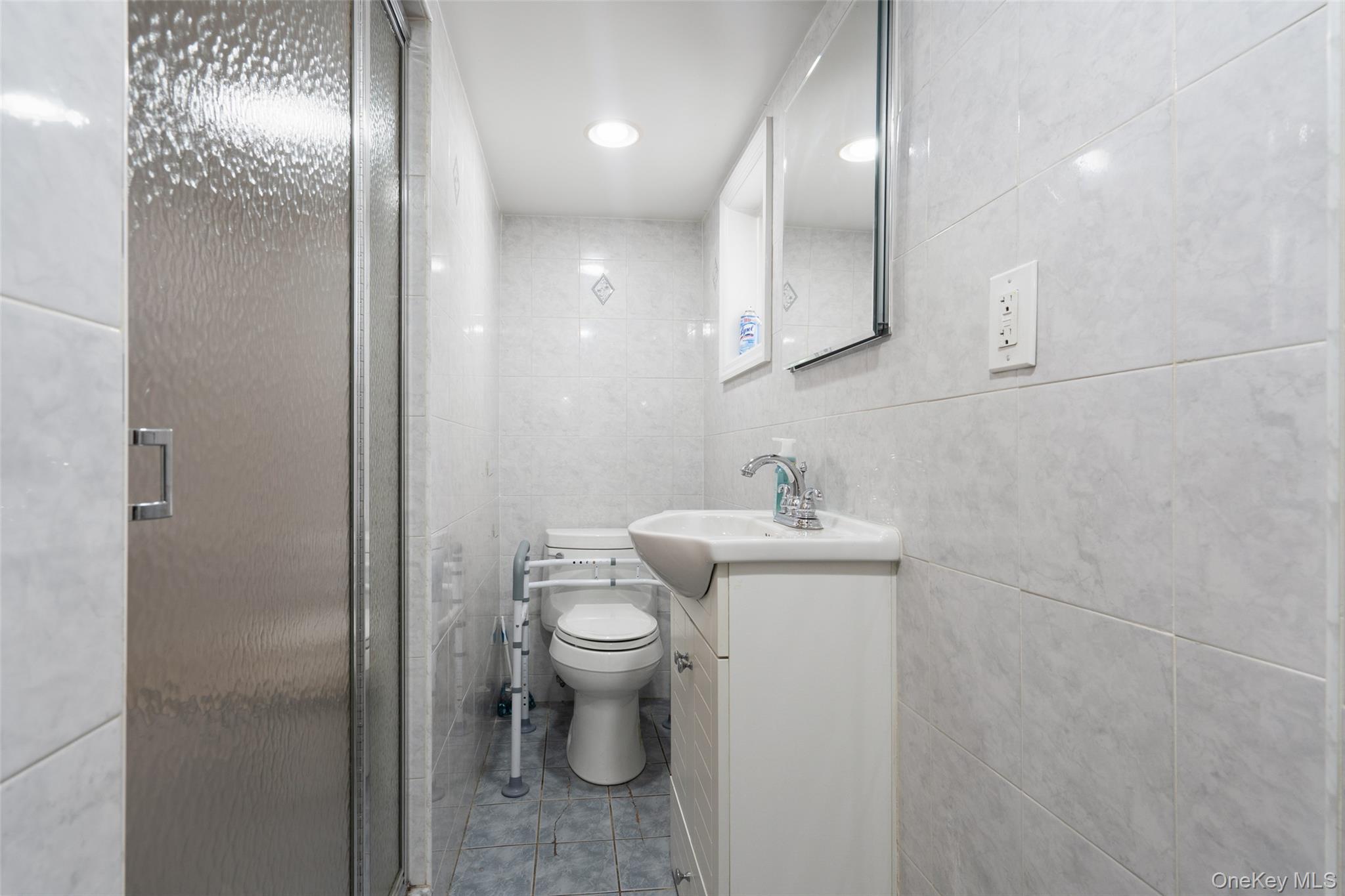 Single Family Hollywood Avenue Bronx, NY 10461, MLS-970366-27