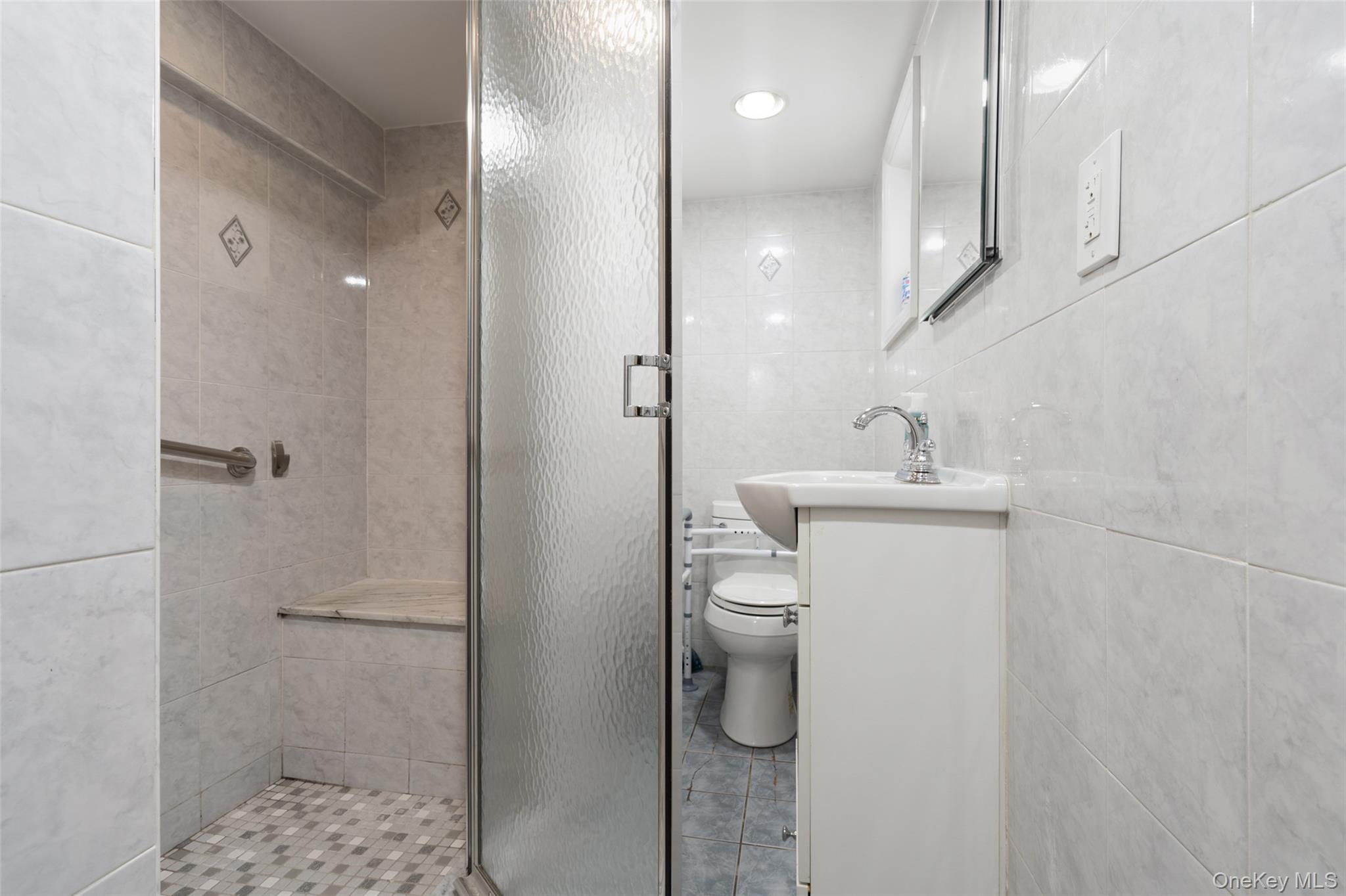 Single Family Hollywood Avenue Bronx, NY 10461, MLS-970366-28
