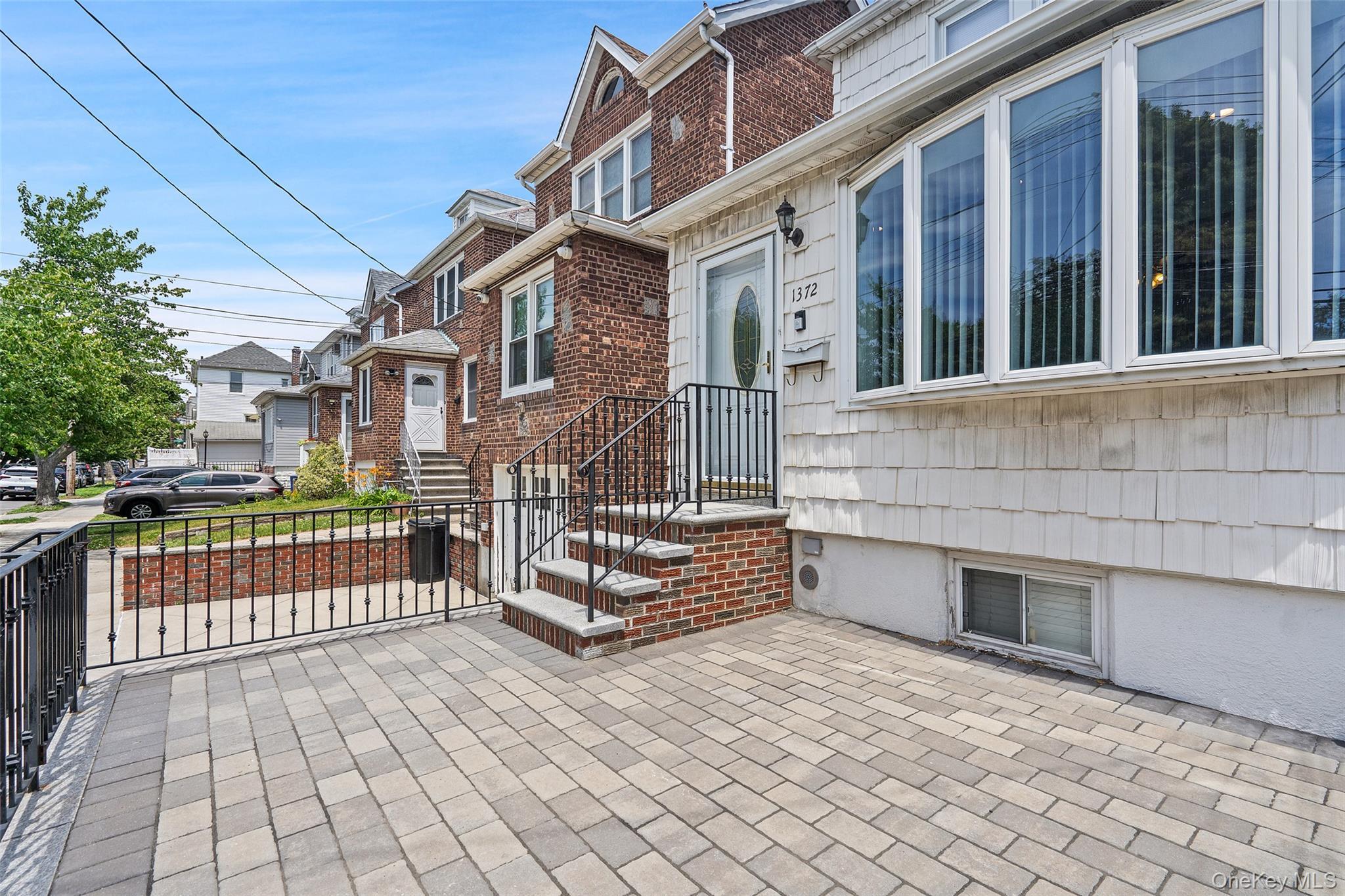 Single Family Hollywood Avenue  Bronx, NY 10461, MLS-970366-35