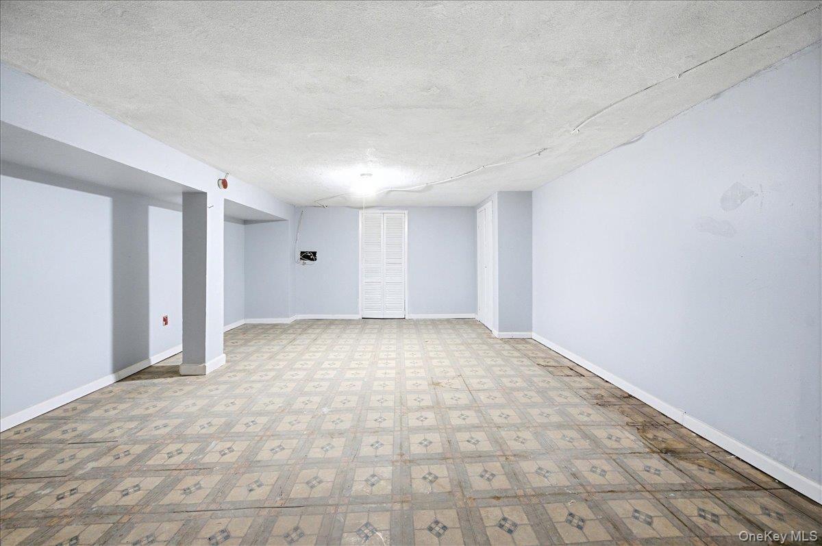 Single Family Holland  Bronx, NY 10467, MLS-970381-17