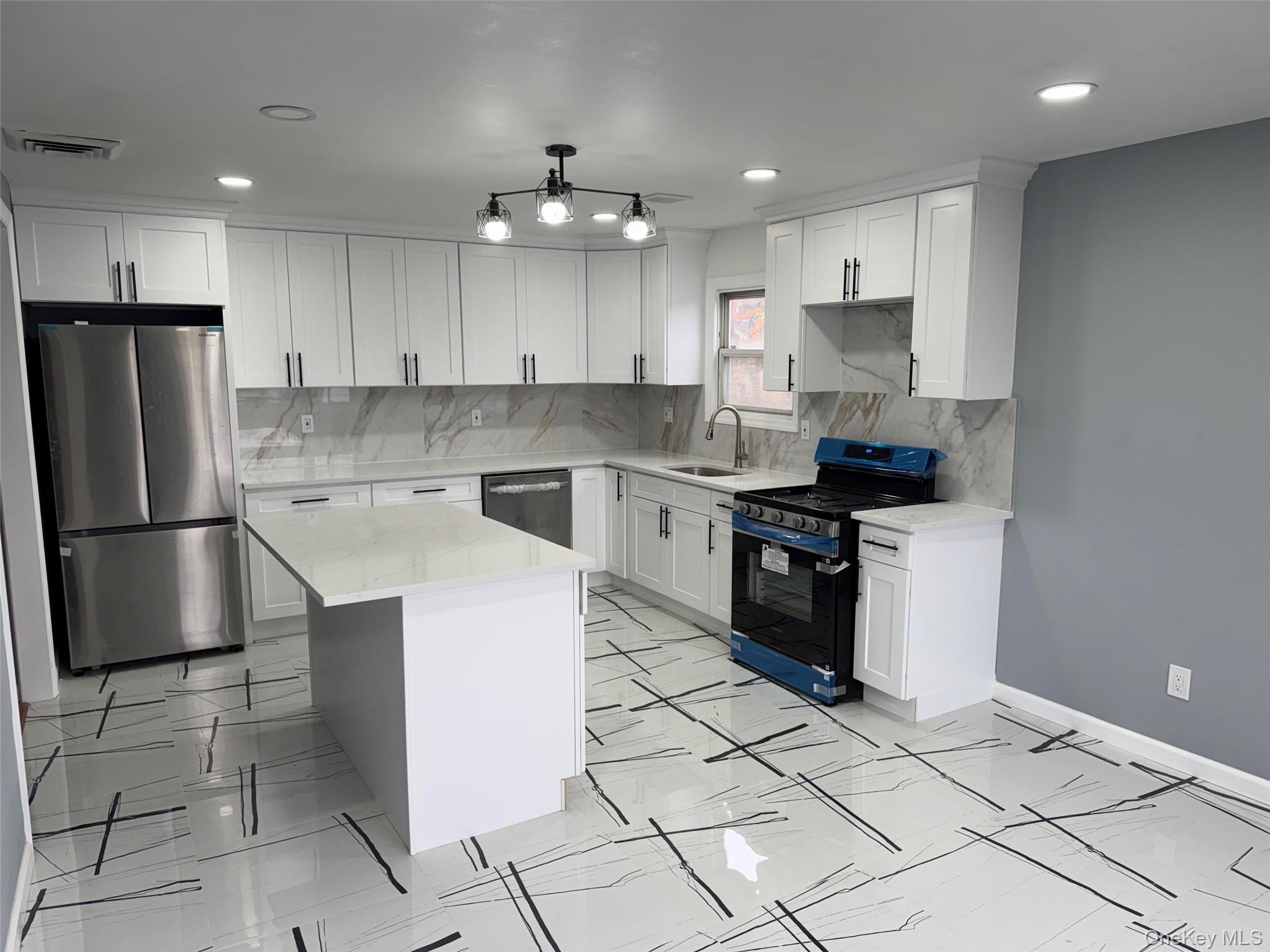 Single Family Legion  Brooklyn, NY 11212, MLS-970392-12