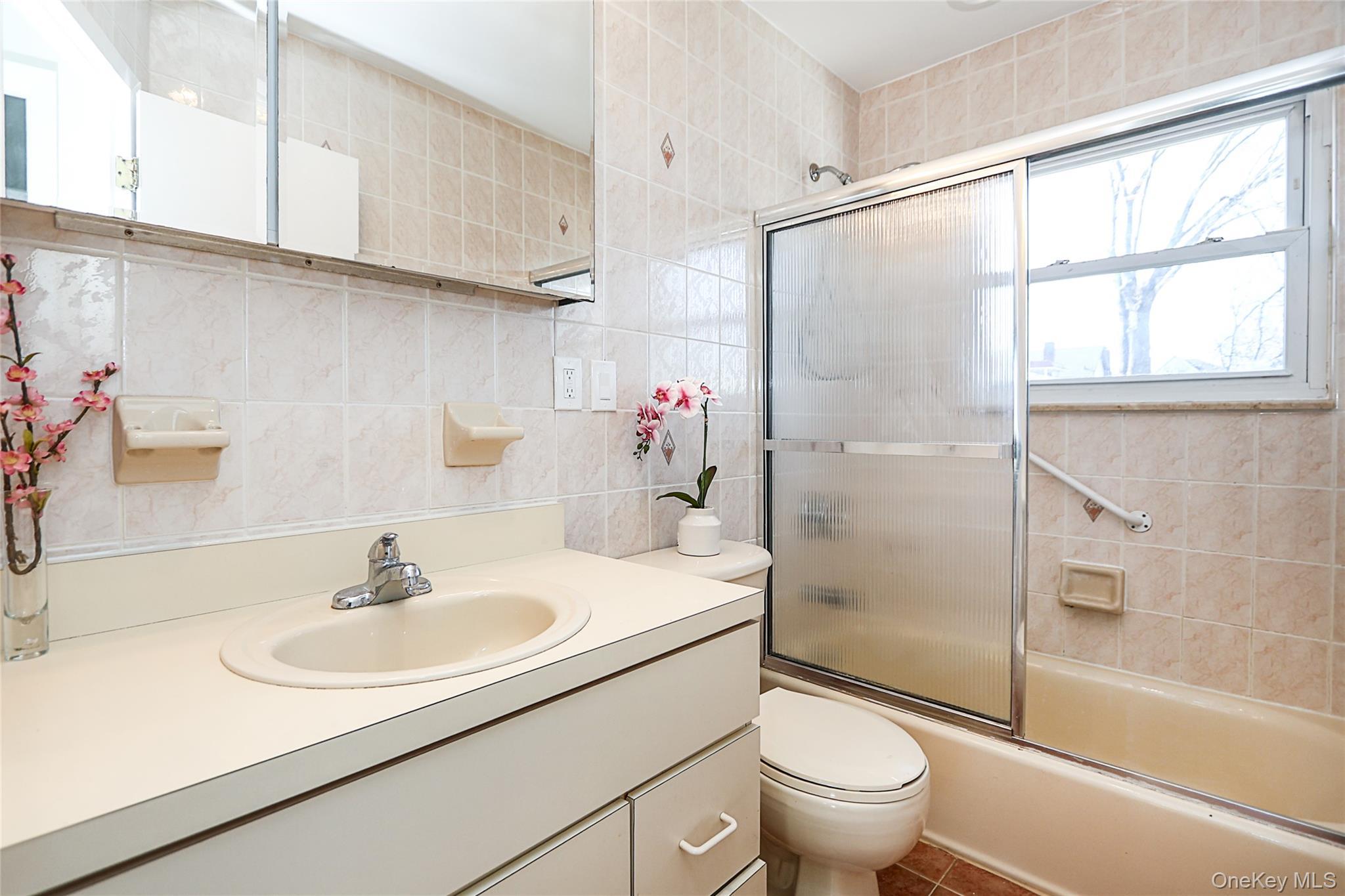 Single Family 132nd Queens, NY 11413, MLS-970413-16