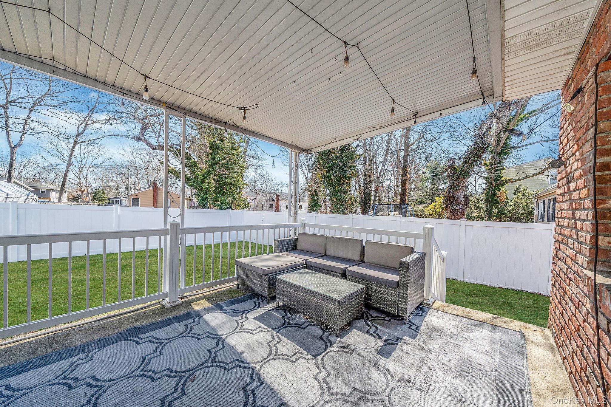 Single Family Market Suffolk County, NY 11951, MLS-970414-20