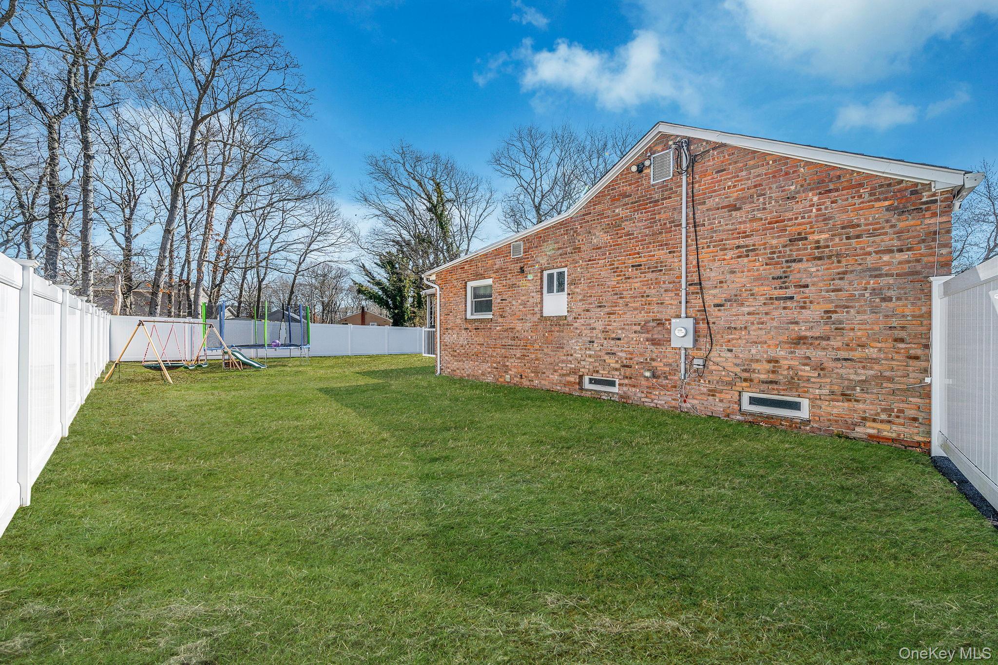 Single Family Market Suffolk County, NY 11951, MLS-970414-26