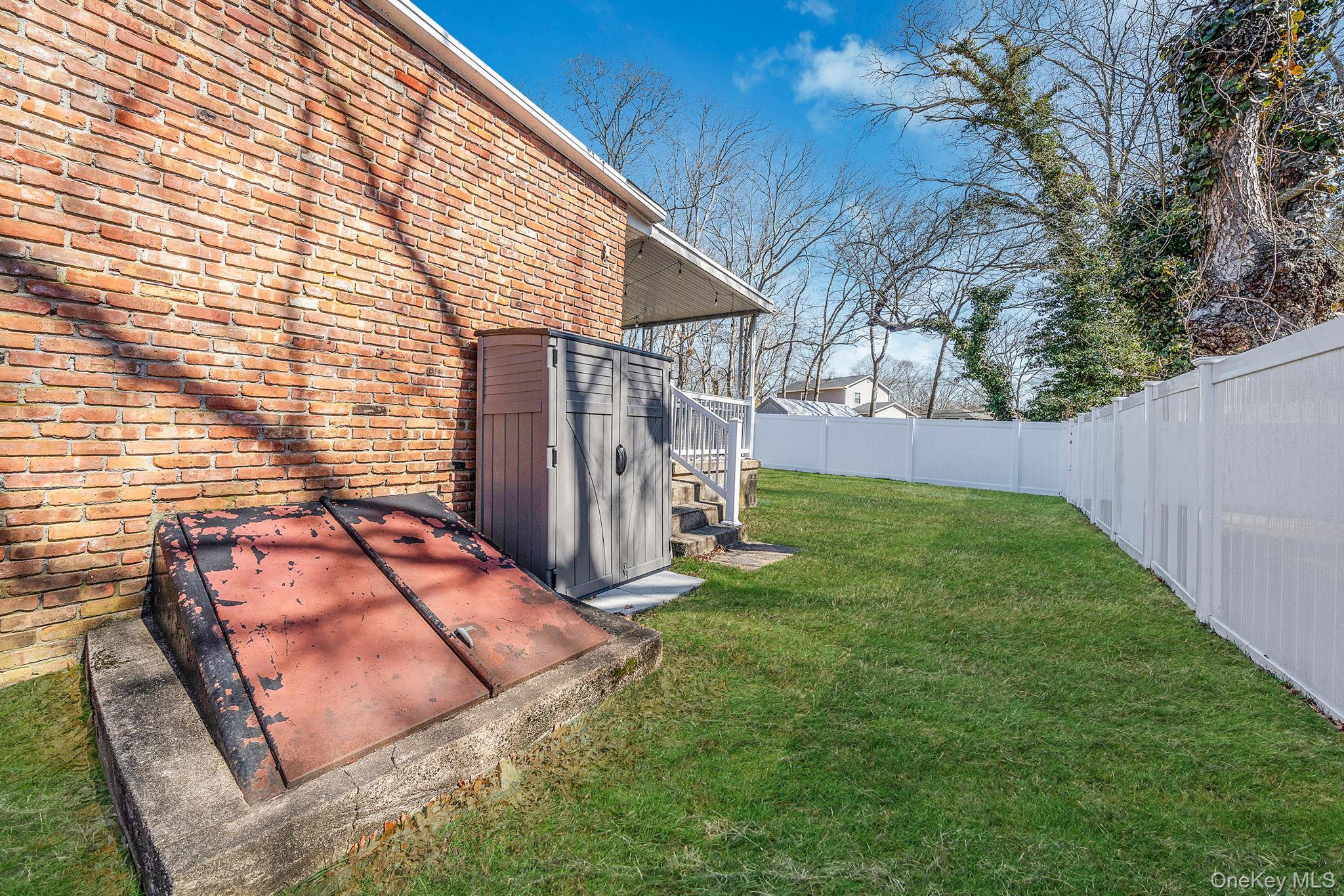 Single Family Market Suffolk County, NY 11951, MLS-970414-27