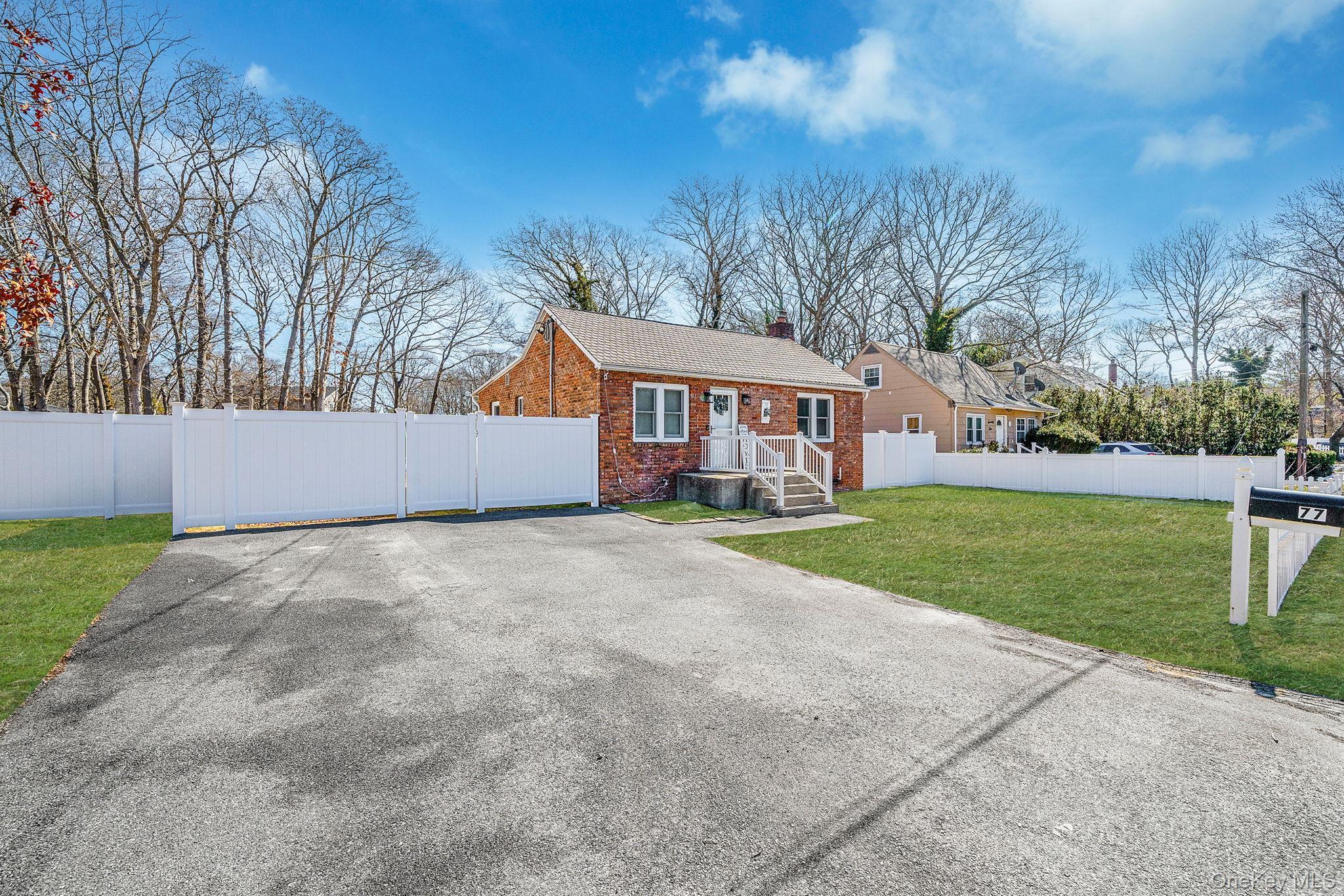 Single Family Market Suffolk County, NY 11951, MLS-970414-3