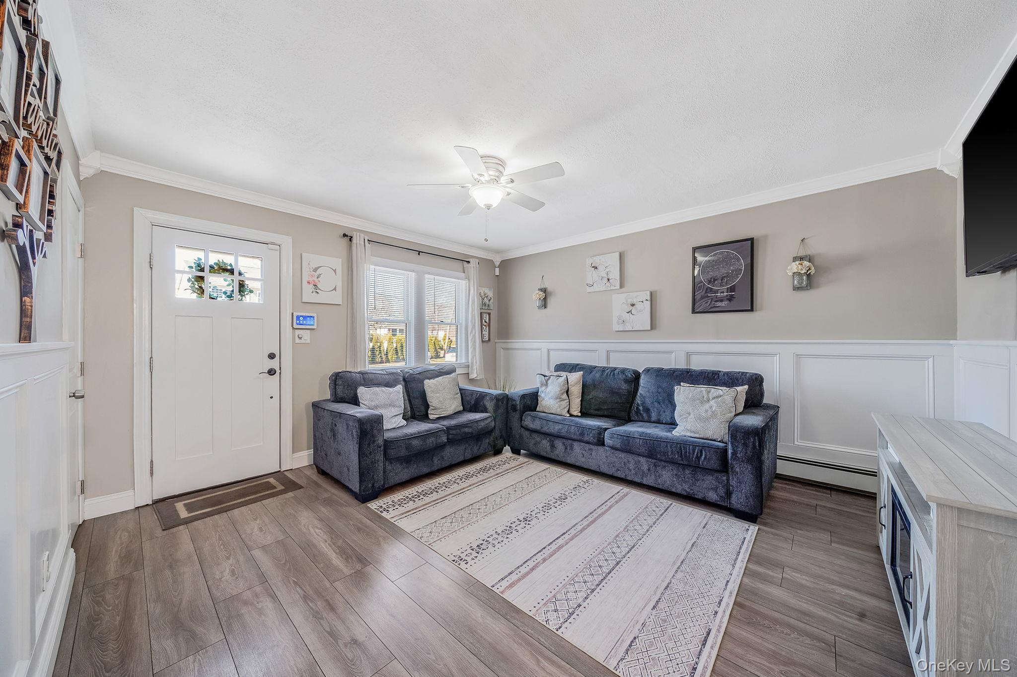 Single Family Market Suffolk County, NY 11951, MLS-970414-4