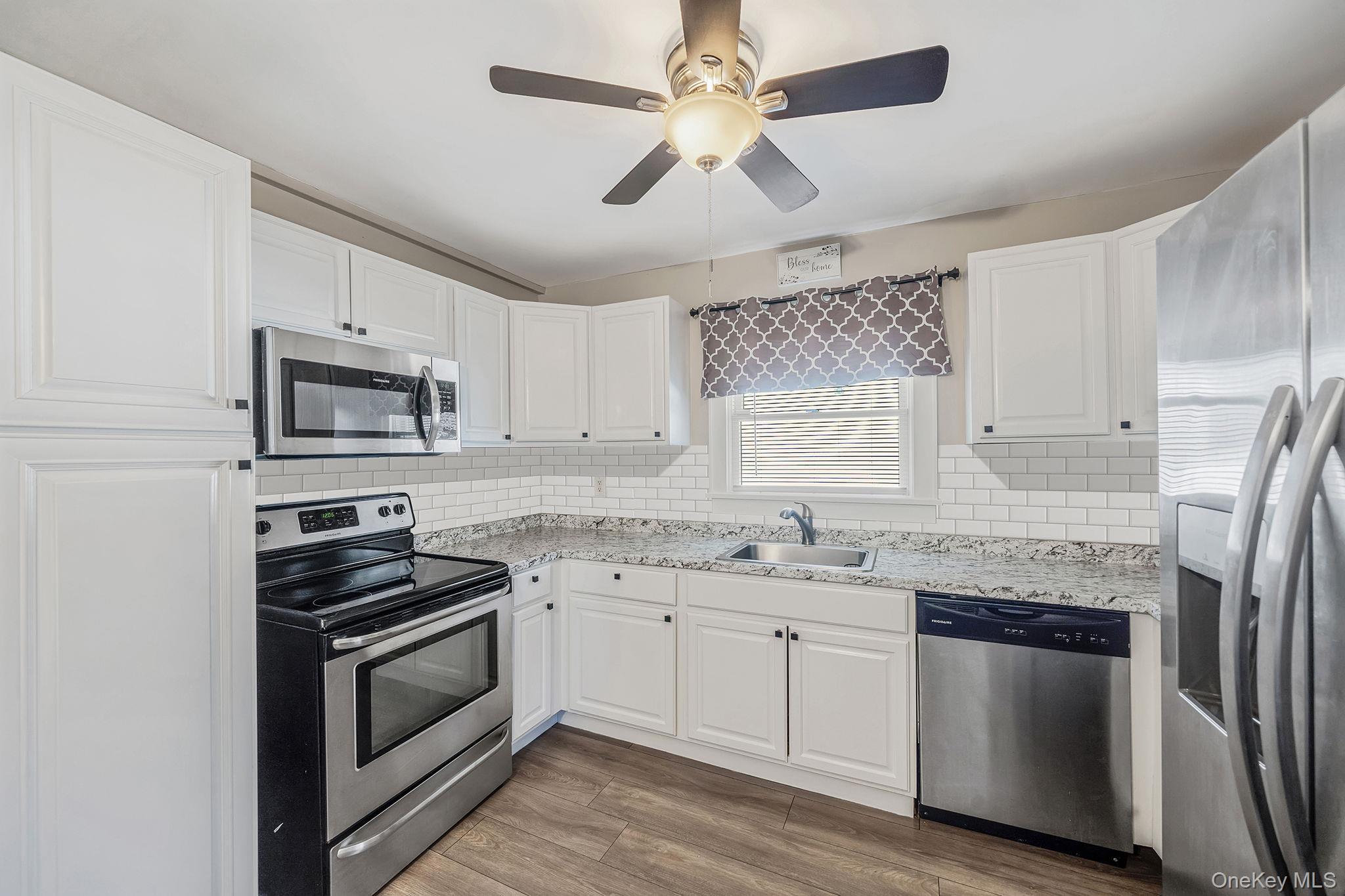 Single Family Market Suffolk County, NY 11951, MLS-970414-8