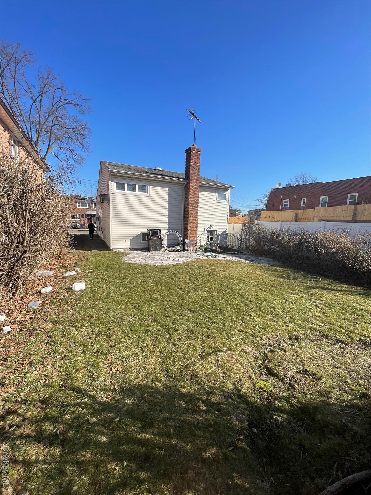 Single Family 20th Queens, NY 11357, MLS-970476-23